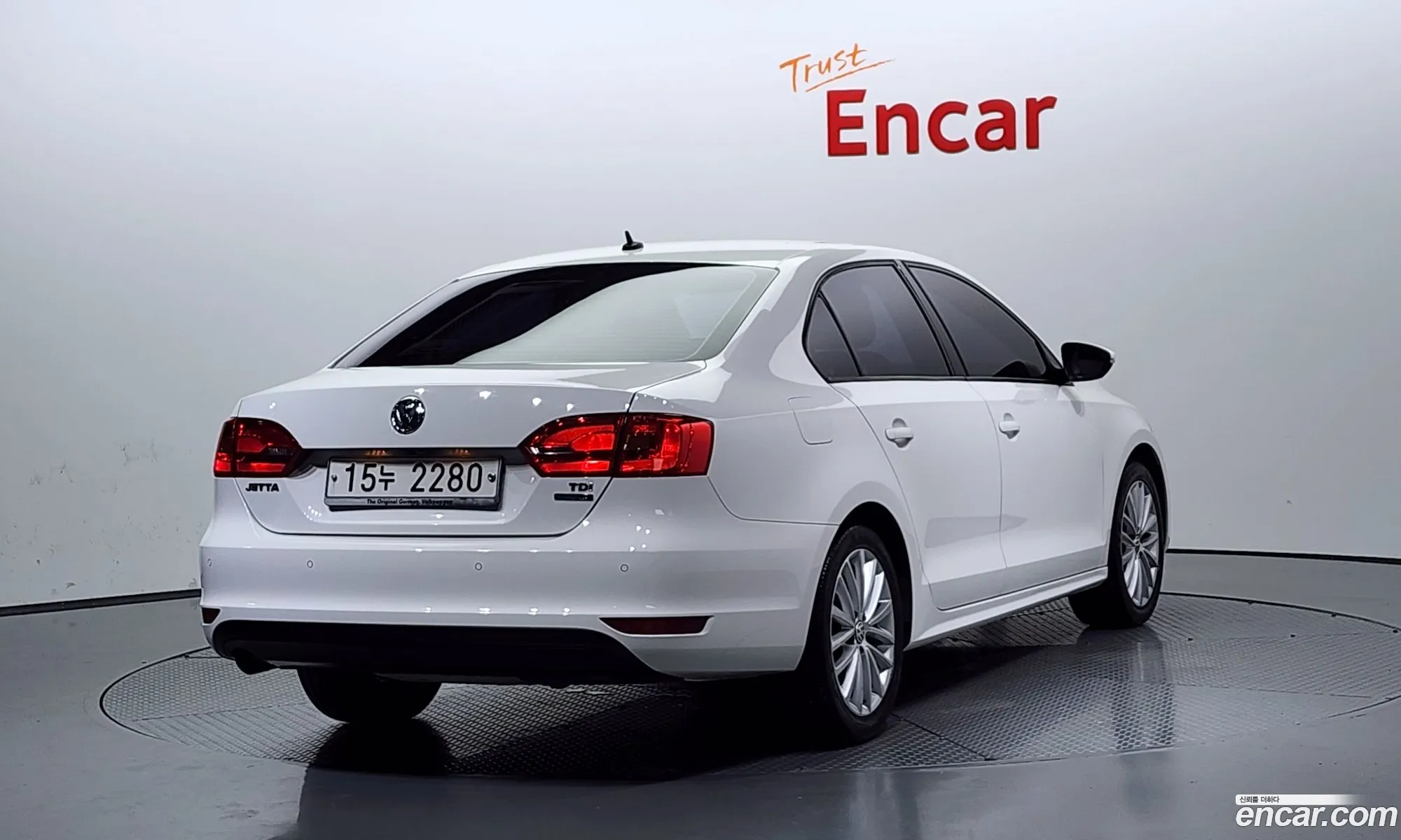 Volkswagen New Jetta 16 Tdi Bluemotion 6Th Generation - фотография 12481198