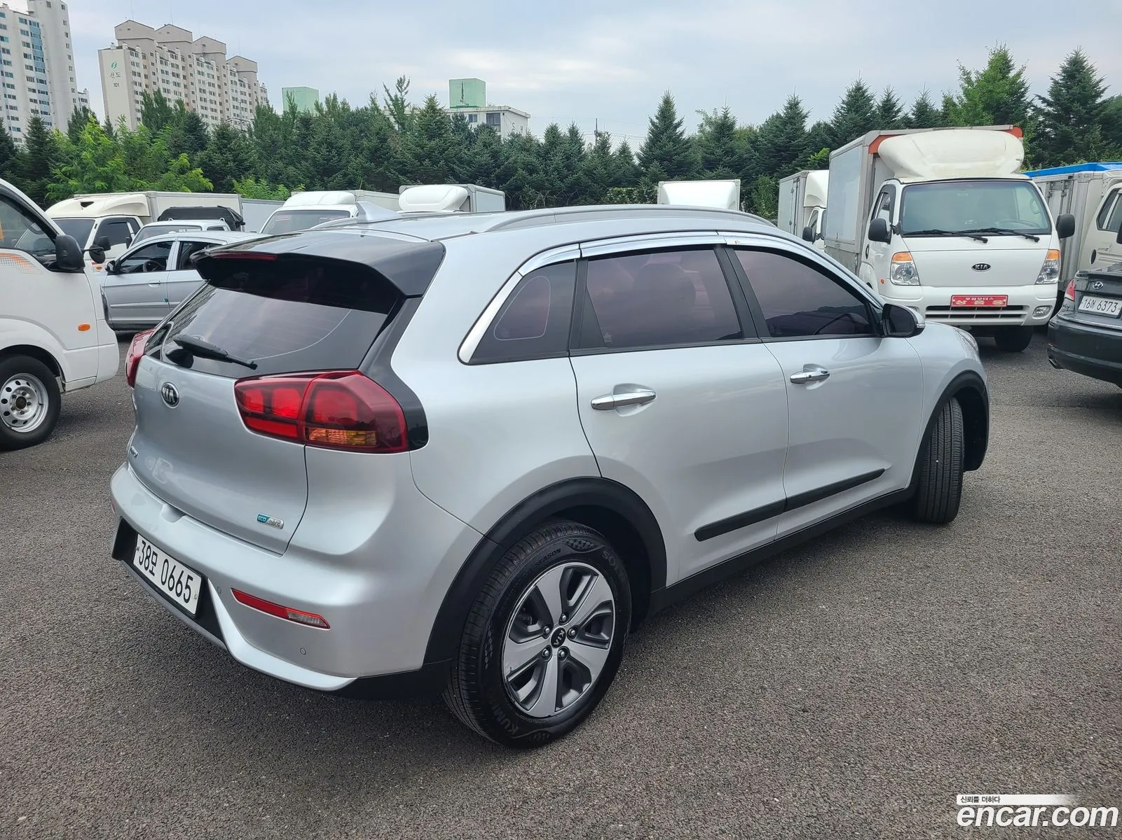 Kia Niro Luxury - фотография 12640769