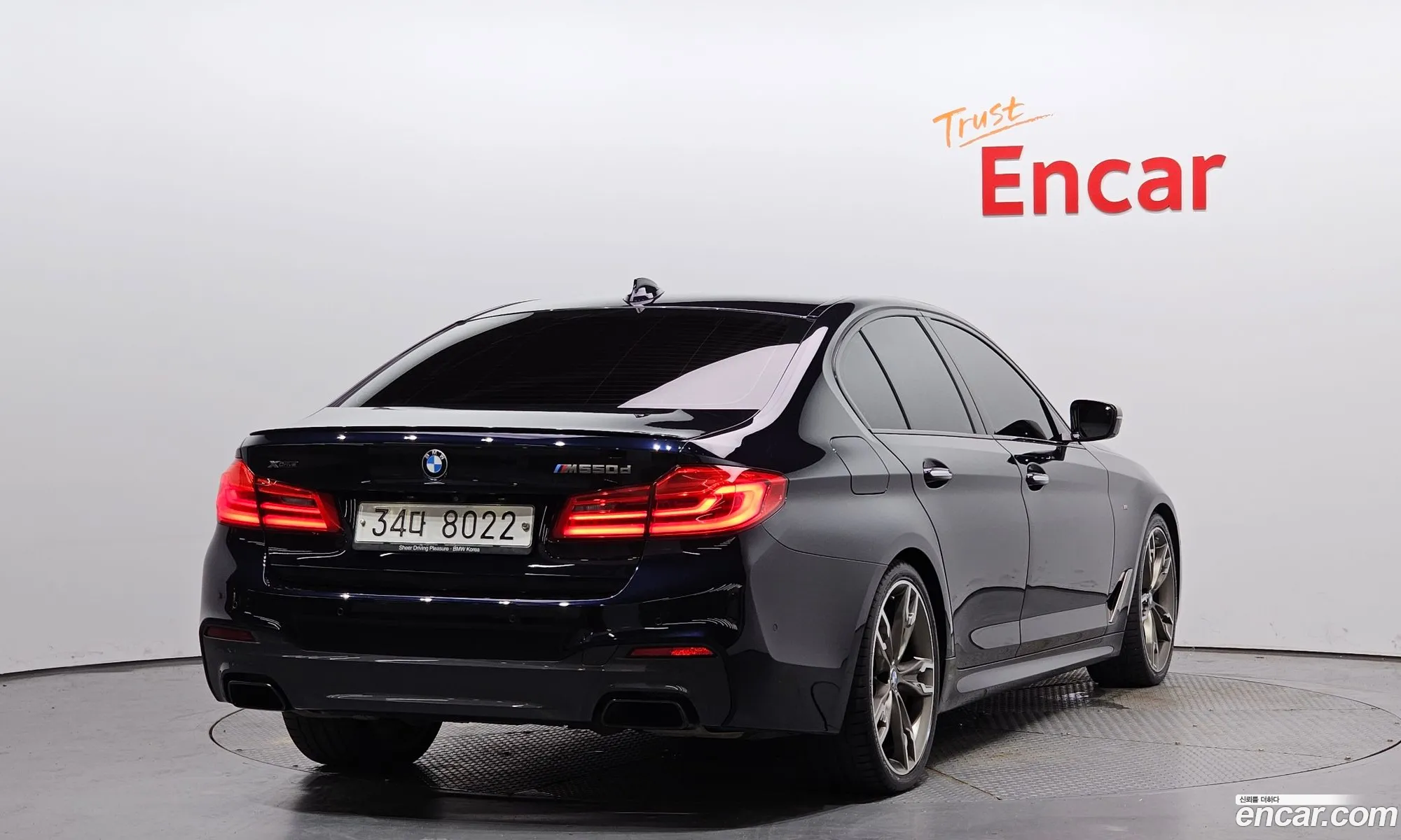 BMW 5 Series G30 M550D xDrive - фотография 7052043