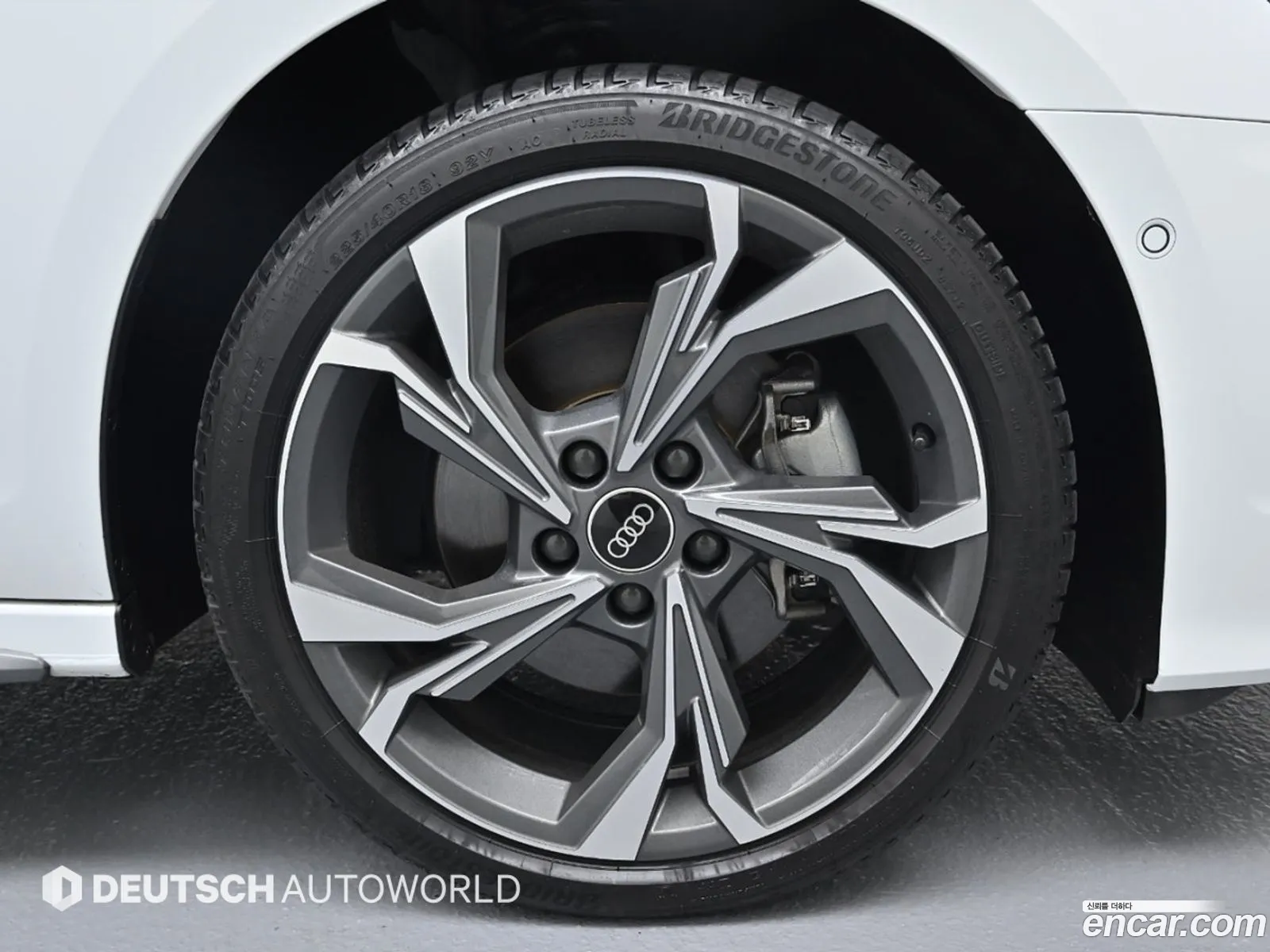 Audi A3 8Y 40 Tfsi Premium - фотография 13639117