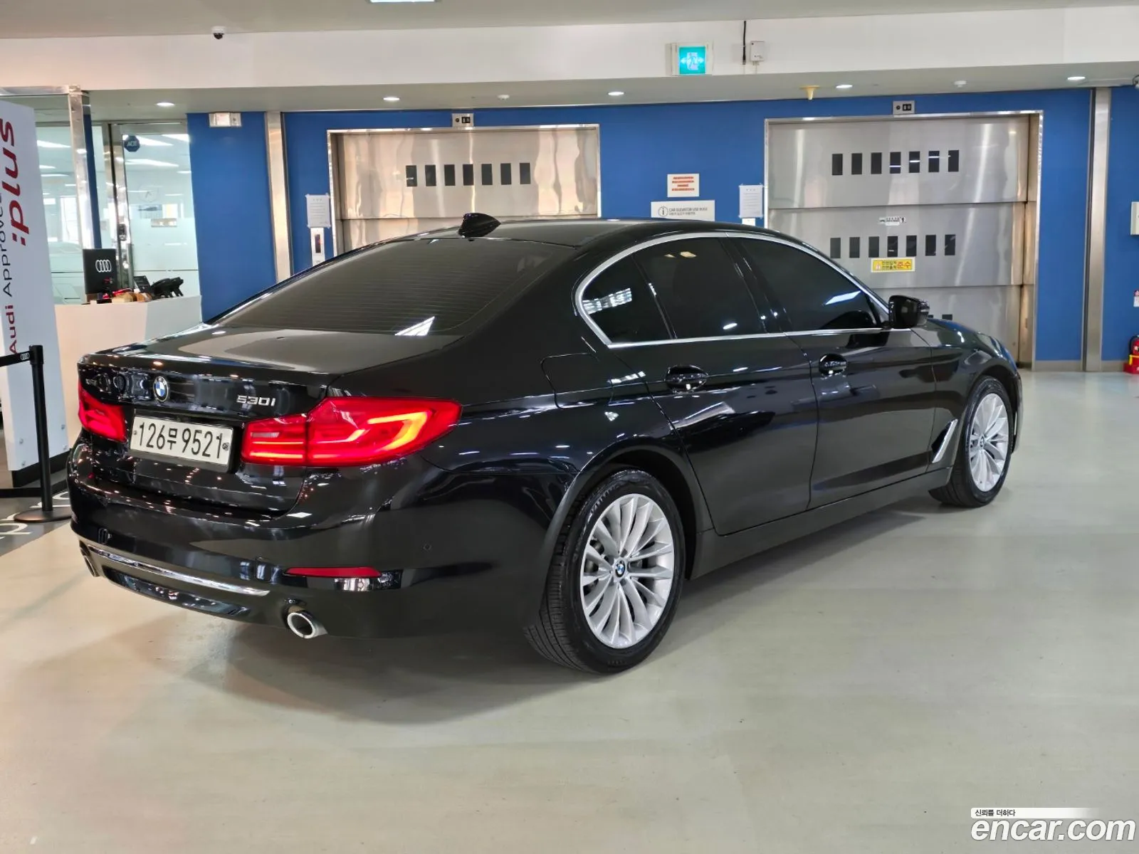 BMW 5 Series G30 530I xDrive Luxury Plus - фотография 7553799