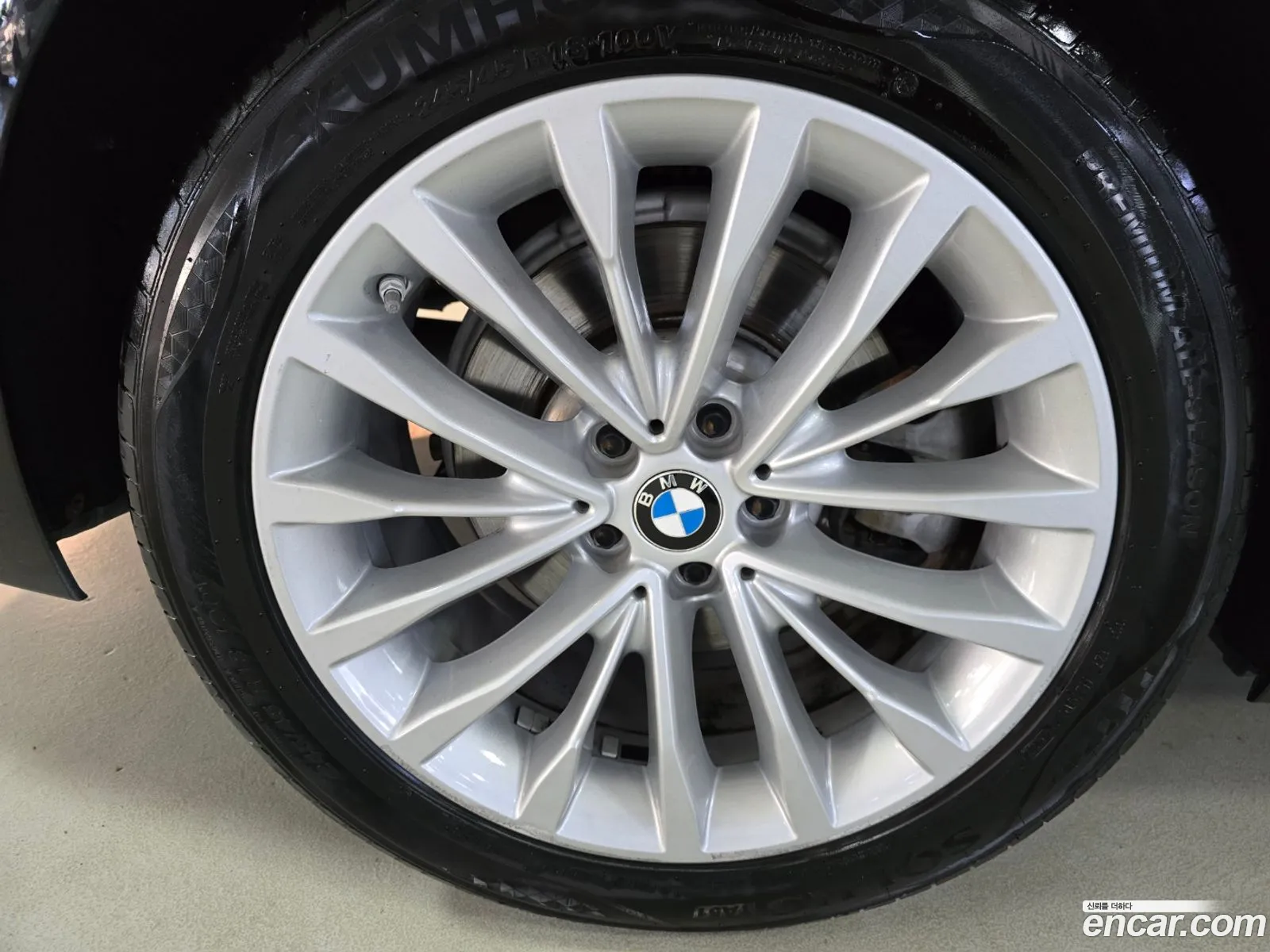 BMW 5 Series G30 530I xDrive Luxury Plus - фотография 7553802