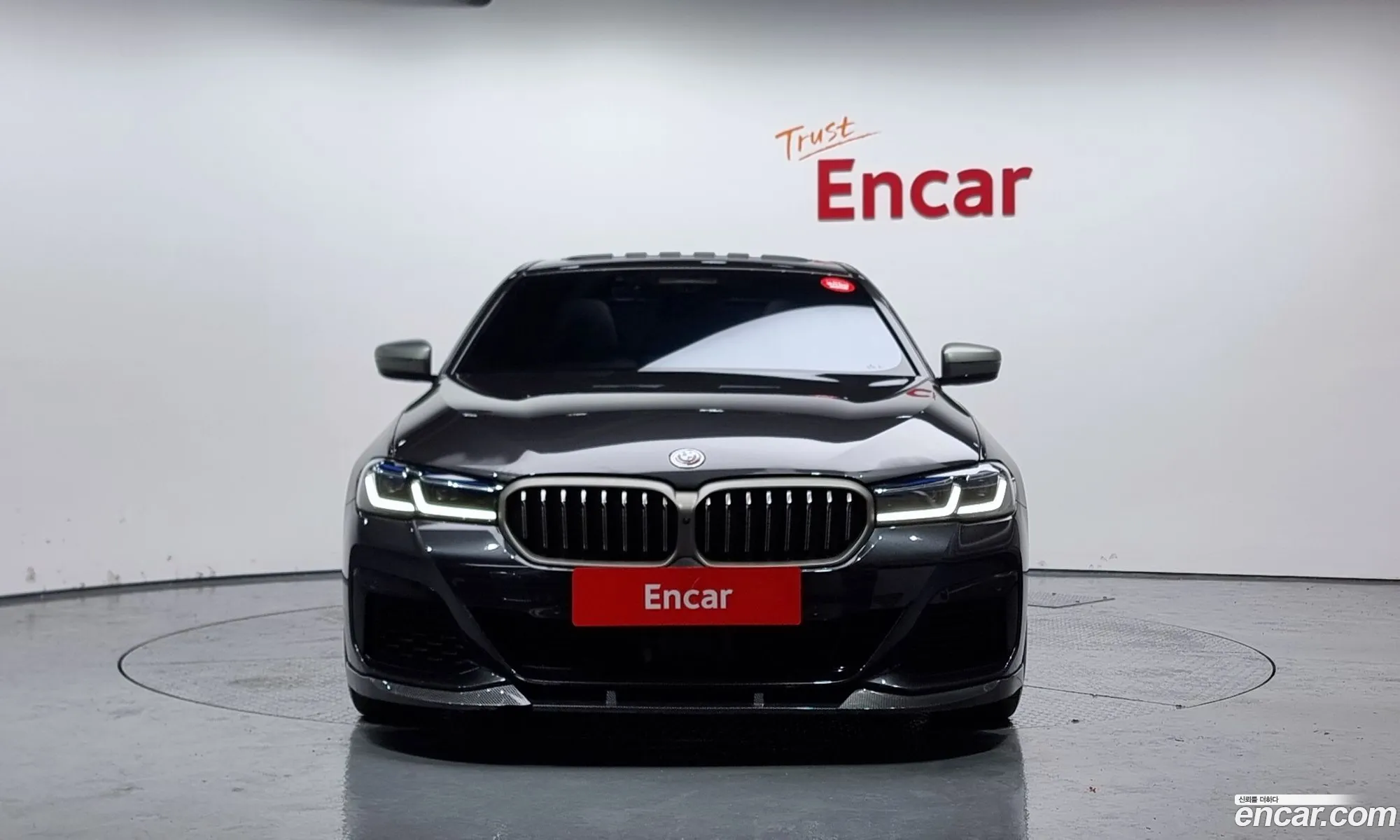 BMW 5 Series G30 M550I xDrive - фотография 7843009