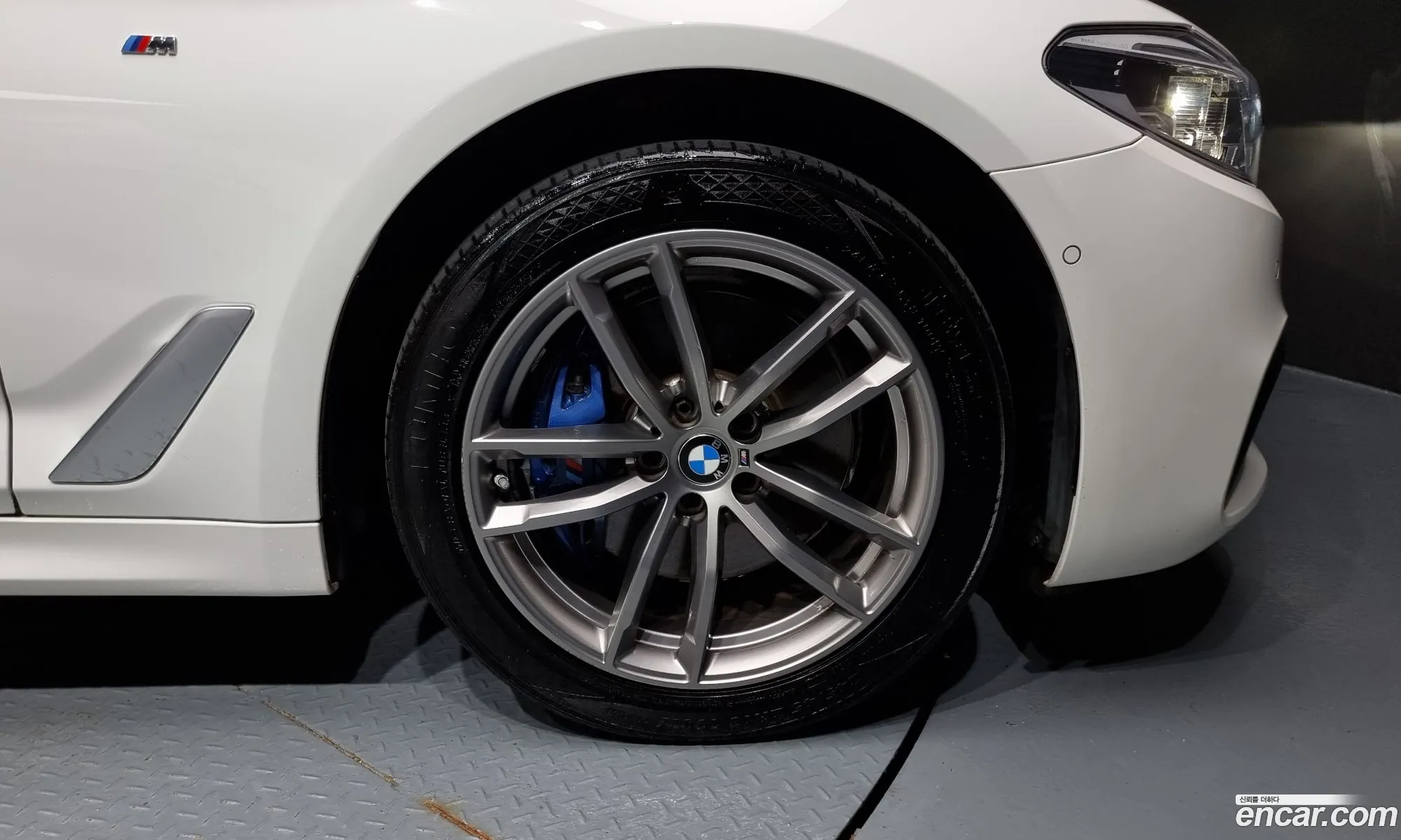 BMW 5 Series G30 530I xDrive M Sports - фотография 8820699