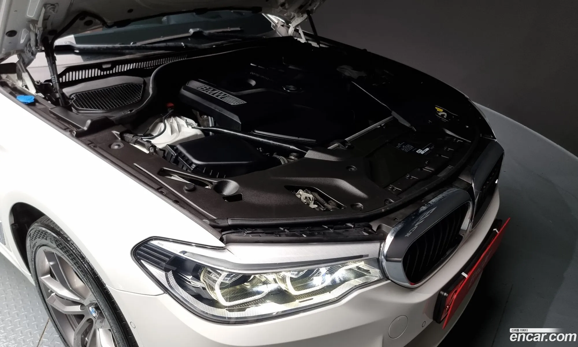 BMW 5 Series G30 530I xDrive M Sports - фотография 8820700