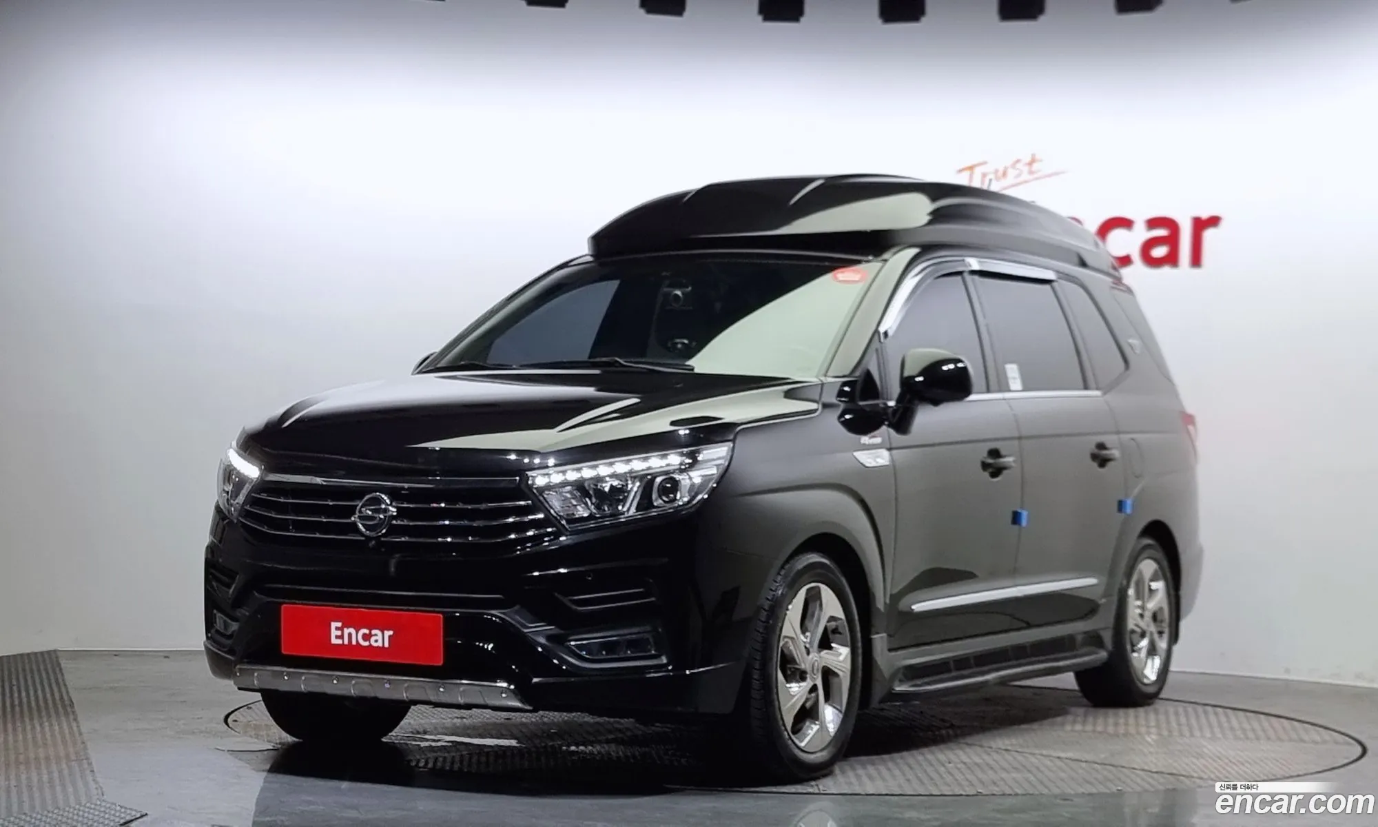 Kg Mobility Ssangyong Korando Turismo 4Wd Chateau 9-Seater High Limousine - фотография 7020438