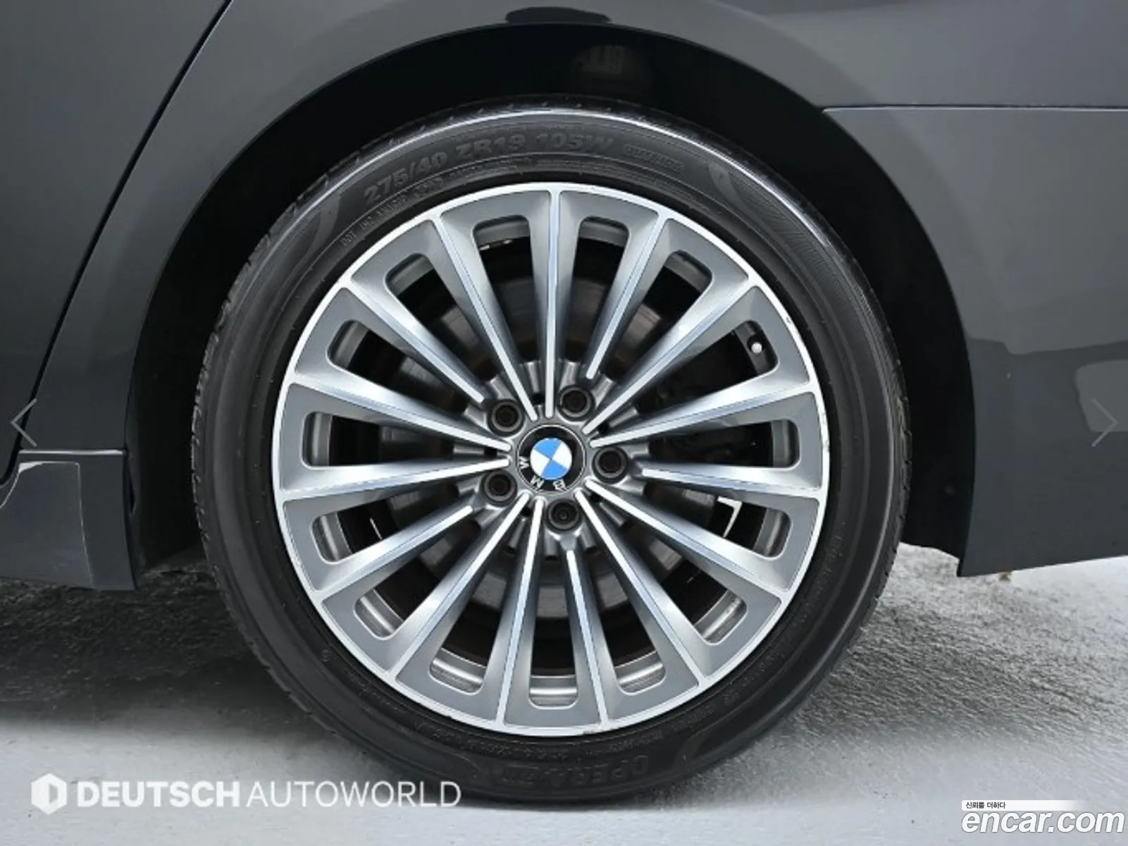 BMW 7 Series F01 750Li - фотография 6727190