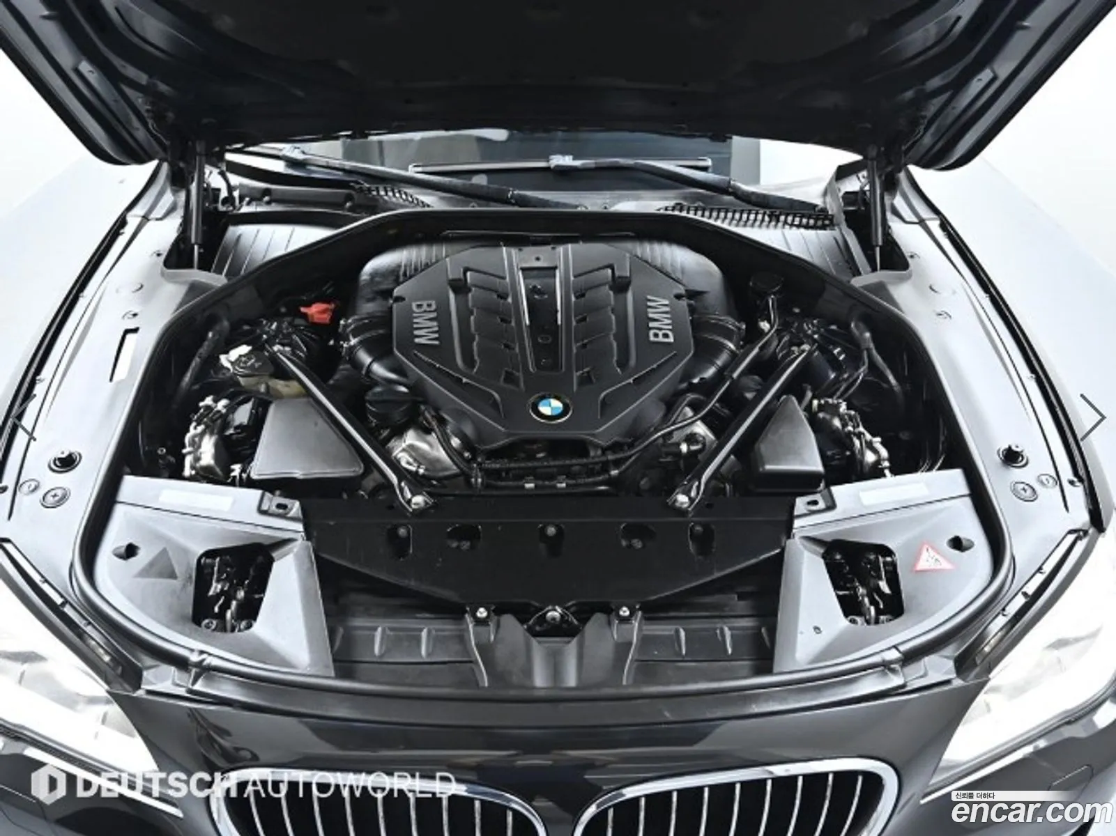 BMW 7 Series F01 750Li - фотография 6727191