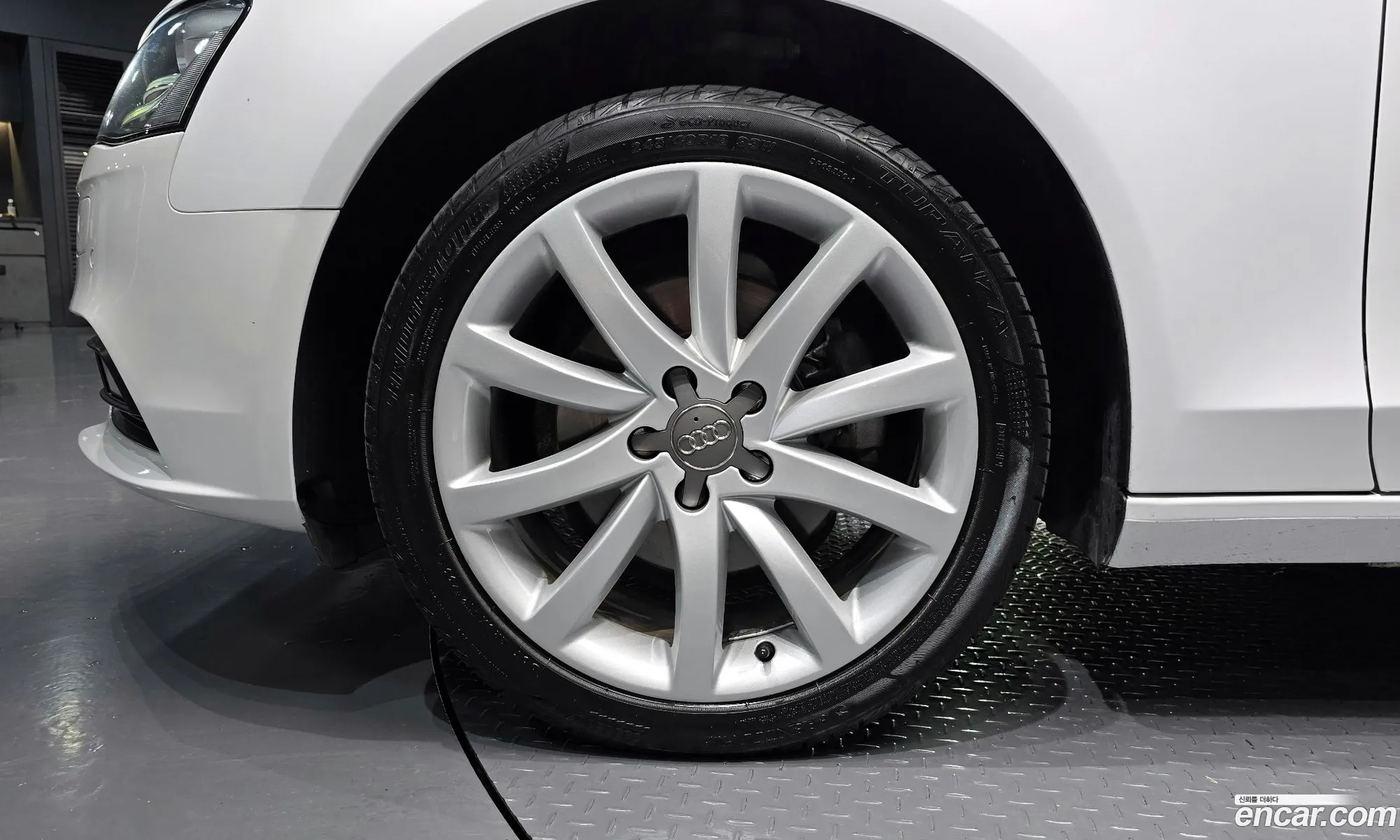 Audi New A4 20 Tdi Dynamic B8 - фотография 520819