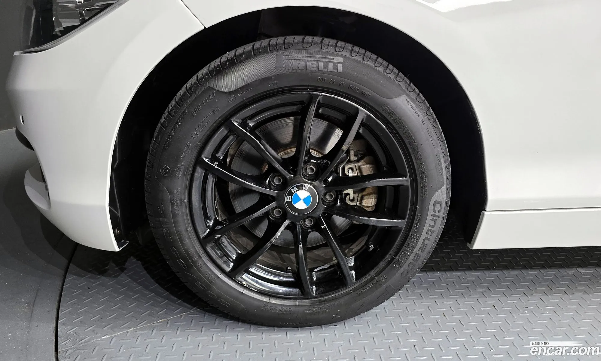 BMW 1 Series F20 118D Joy 5-Door - фотография 7843037