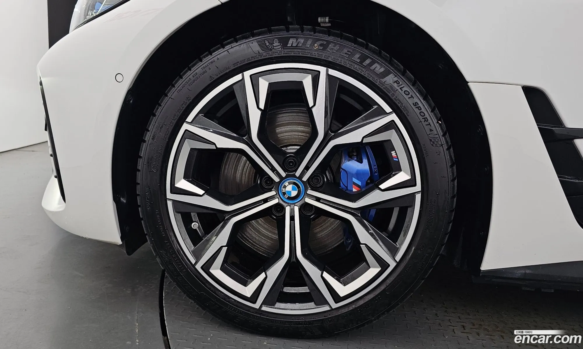 BMW I4 Edrive40 M Sports Pro - фотография 7294677