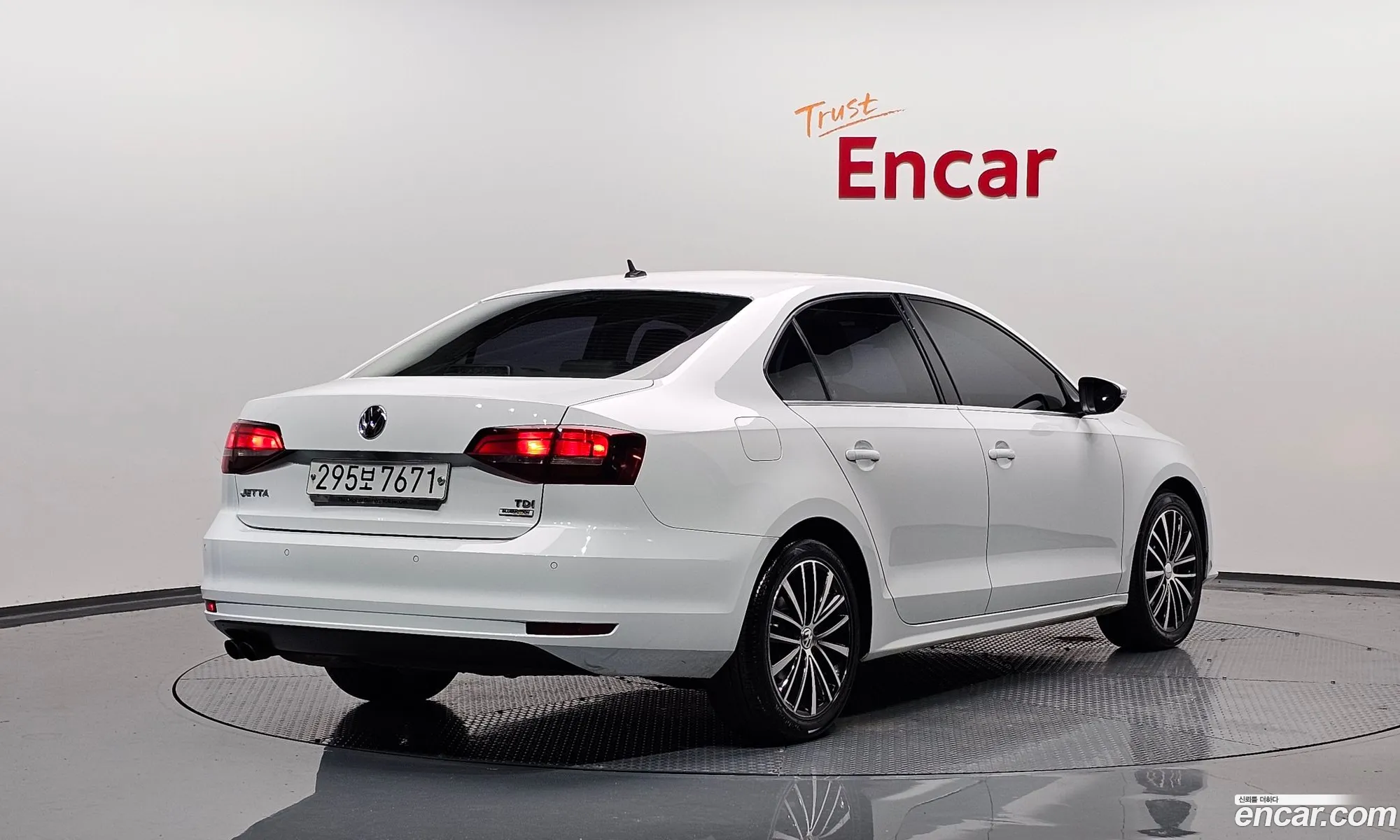 Volkswagen New Jetta 20 Tdi Bluemotion 6Th Generation - фотография 8482601