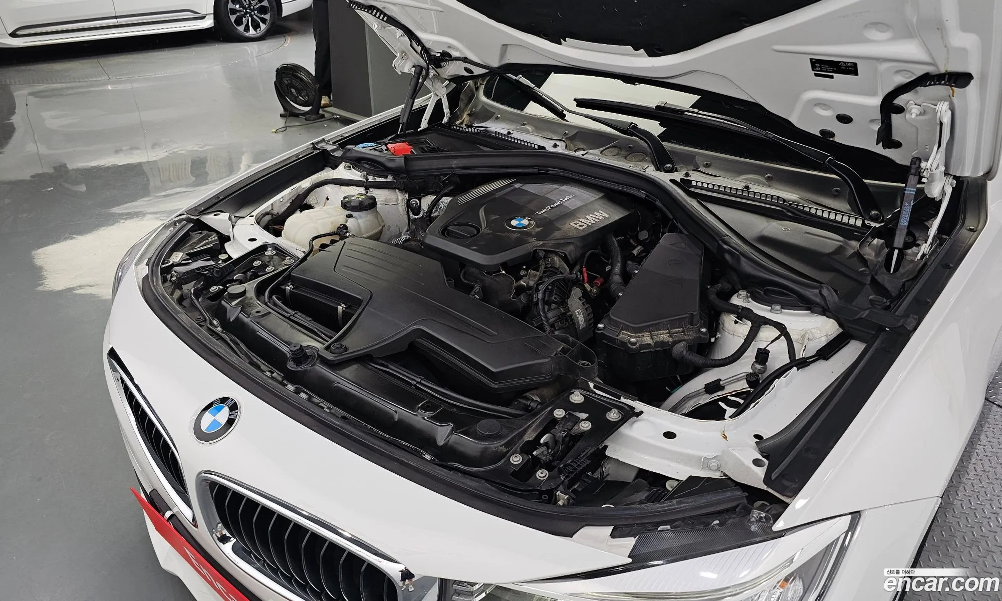 BMW 3 Series Gt F34 Gt 320D xDrive - фотография 18578955