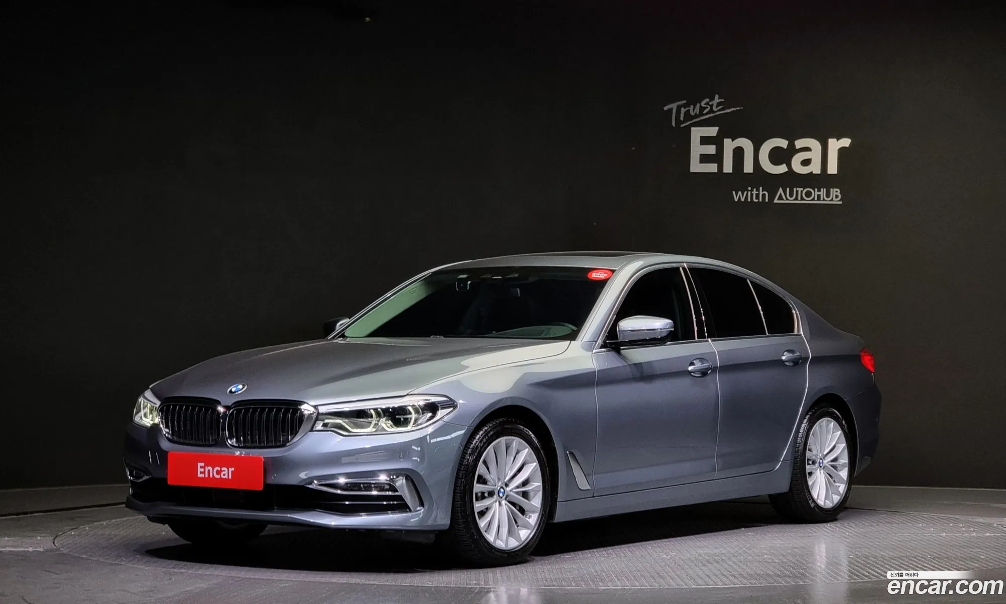 BMW 5 Series G30 530I xDrive Luxury Plus - фотография 5658640
