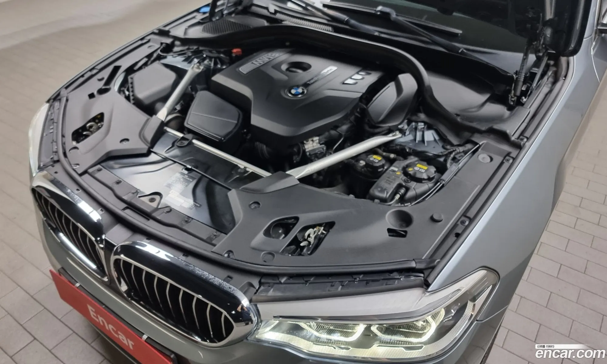 BMW 5 Series G30 530I xDrive Luxury Plus - фотография 5658645