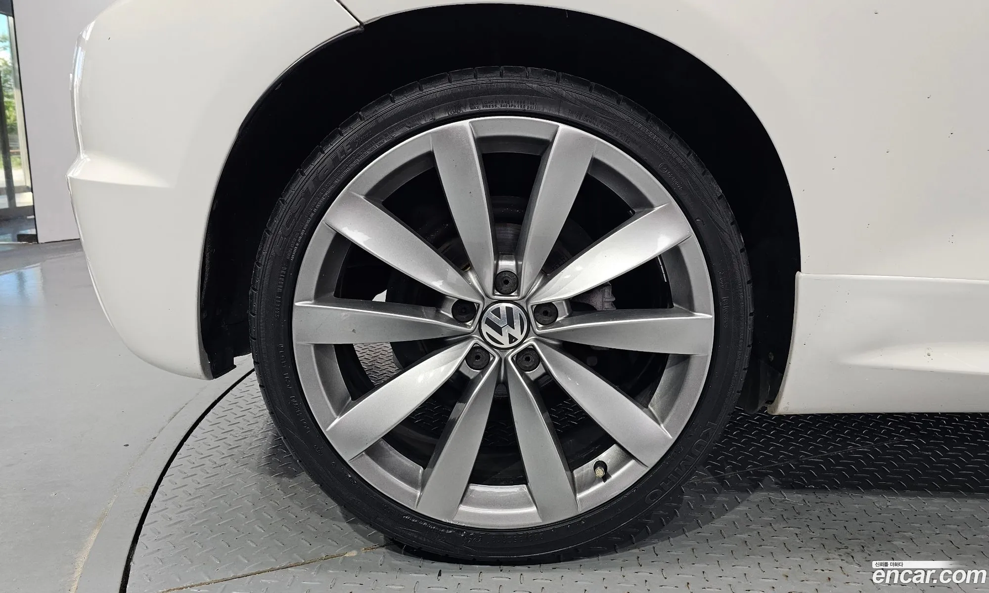 Volkswagen Scirocco 20 Tdi R-Line - фотография 8483187