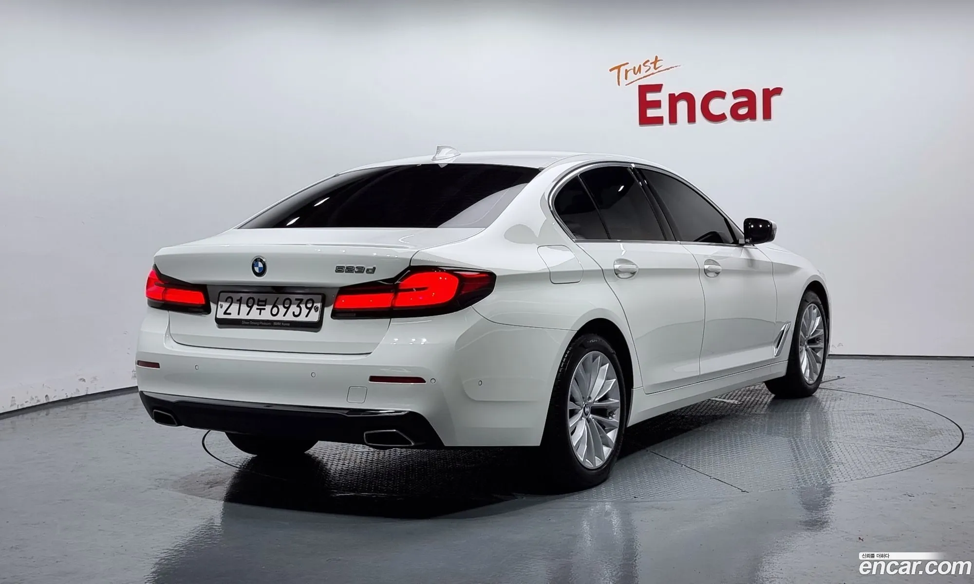 BMW 5 Series G30 523D ​​Luxury - фотография 7016488