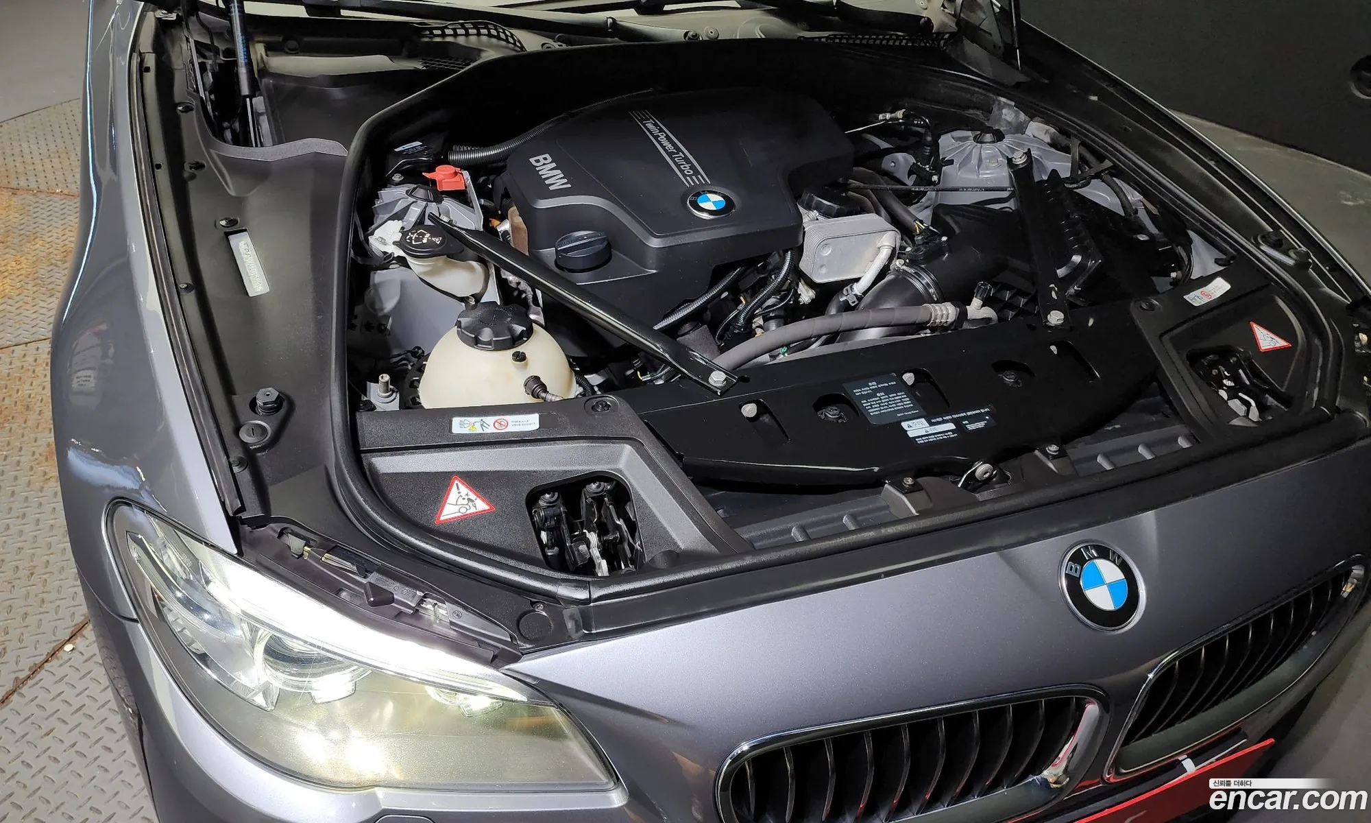 BMW 5 Series F10 528I - фотография 7511020