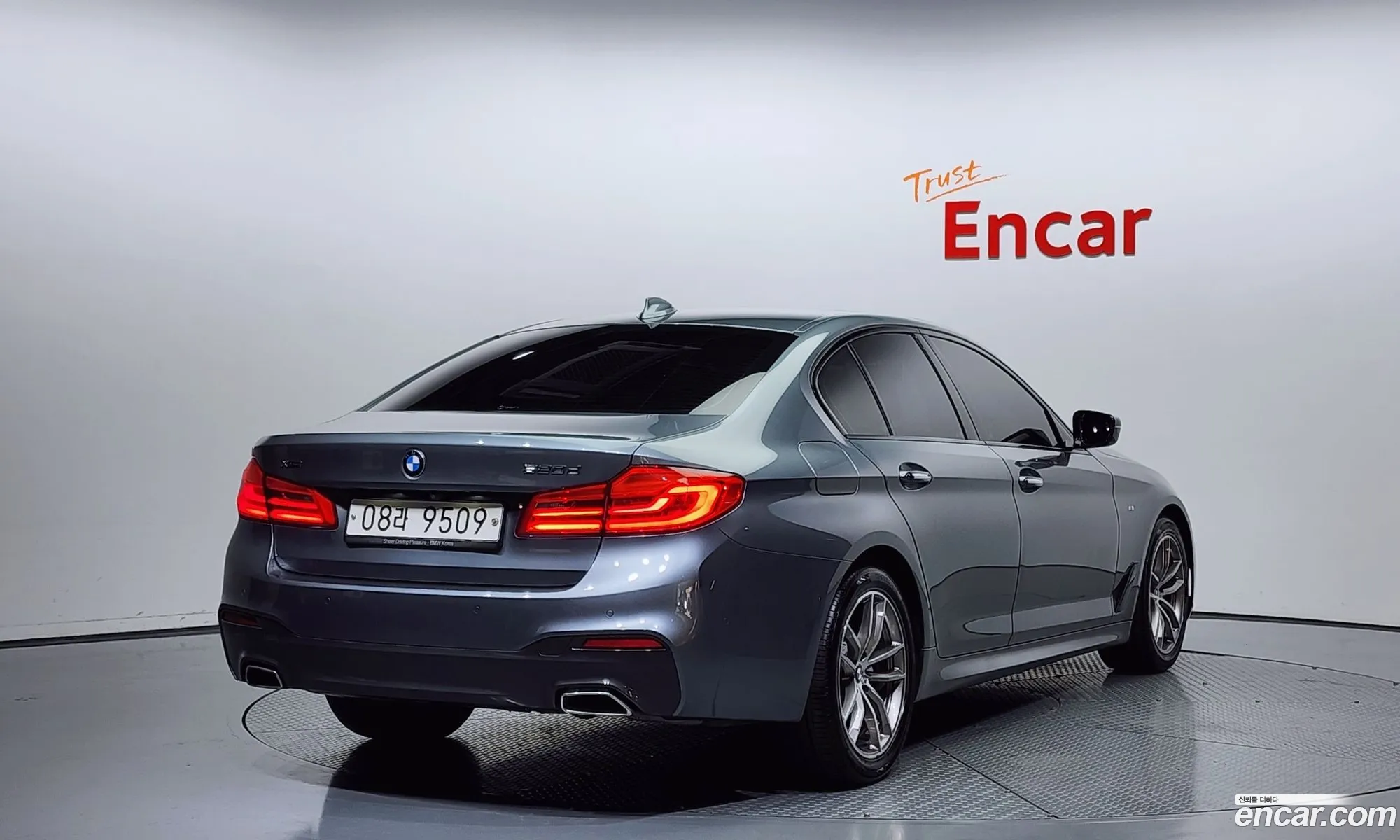 BMW 5 Series G30 520D xDrive M Sport Plus - фотография 8858952