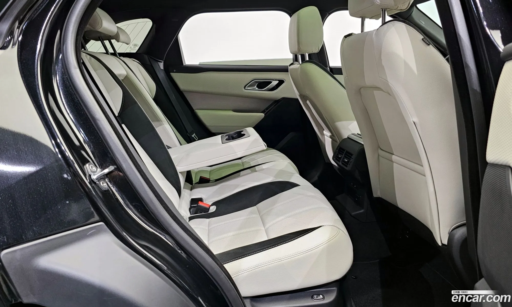 Land Rover Range Rover Velar 20 P250 R-Dynamic Se - фотография 6998503
