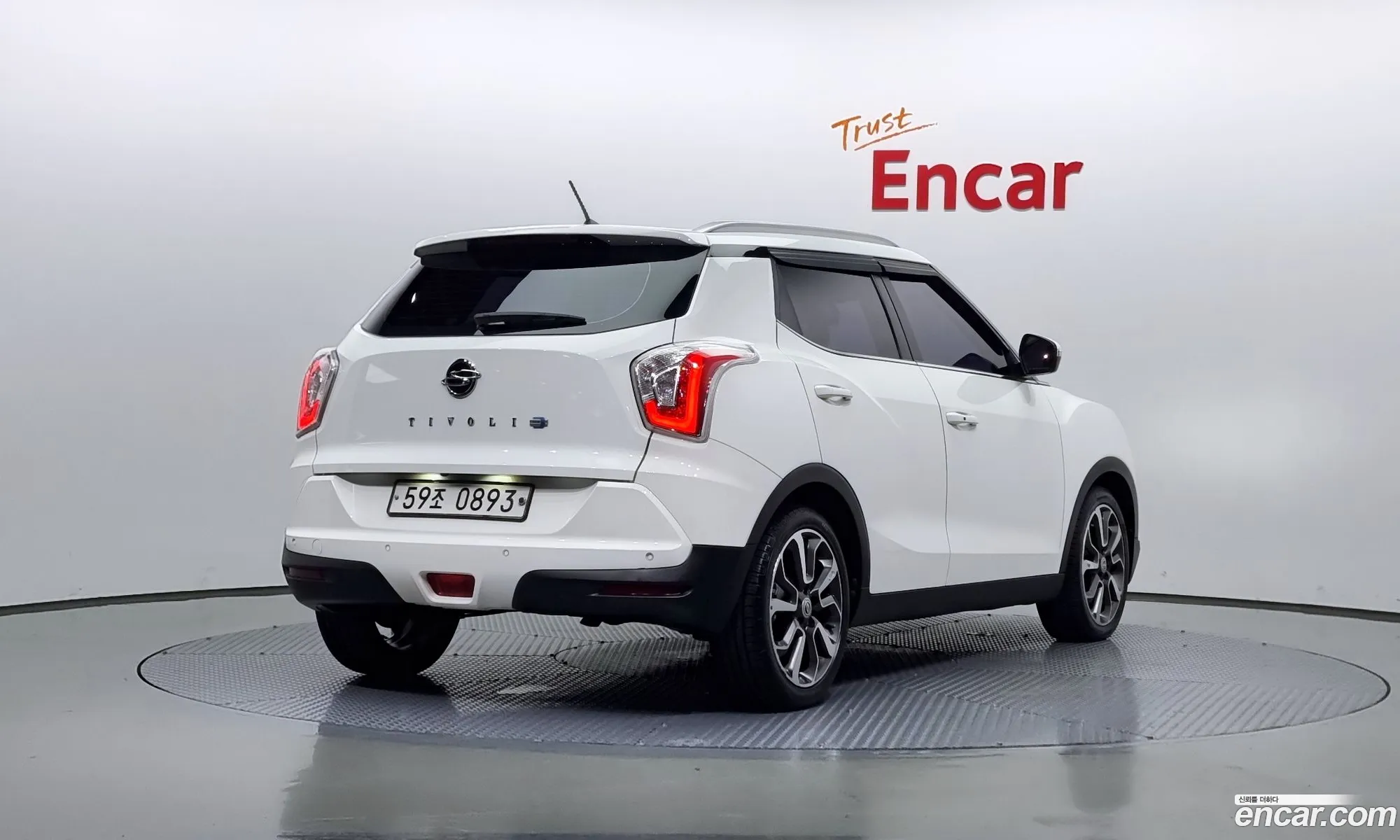 Kg Mobility Ssangyong Tivoli Diesel Lx 2Wd - фотография 7389463