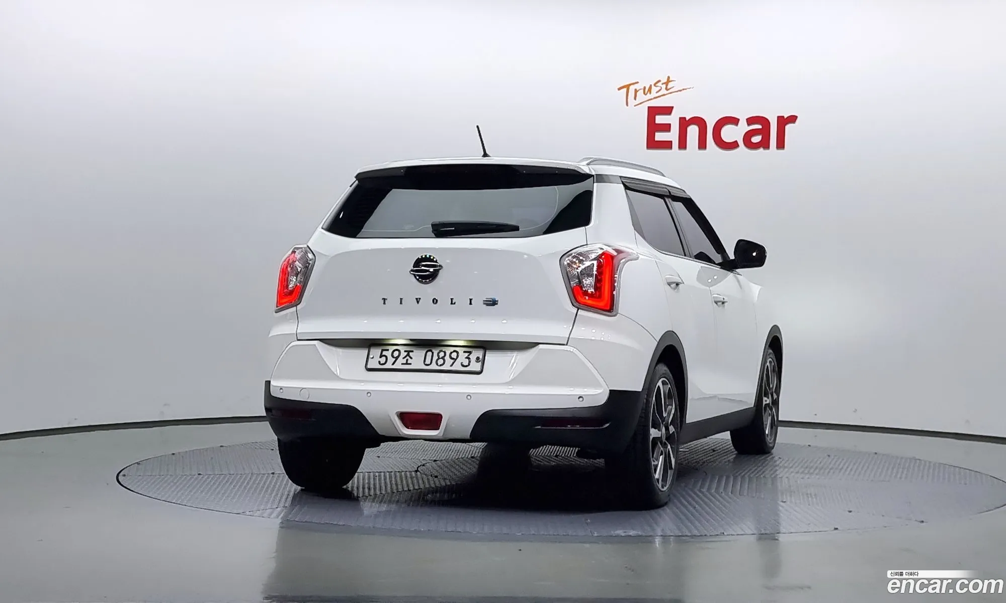 Kg Mobility Ssangyong Tivoli Diesel Lx 2Wd - фотография 7389465