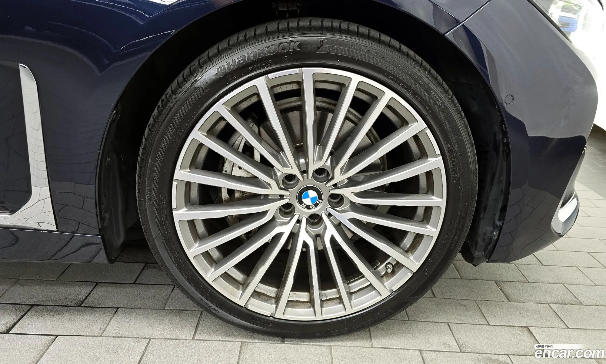 BMW 7 Series G11 740D xDrive Design Pure Excellence - фотография 7446176