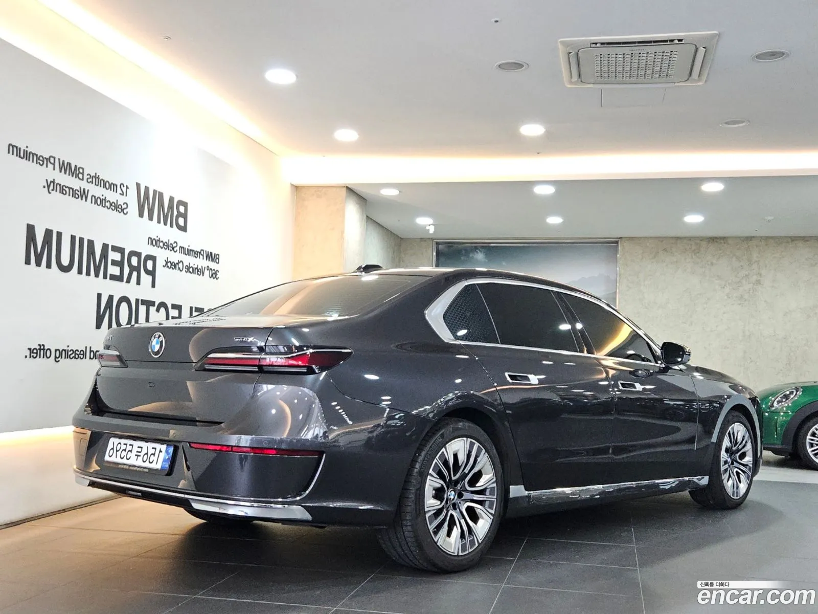 BMW 7 Series G70 740D xDrive Design Pure Excellence - фотография 8372850