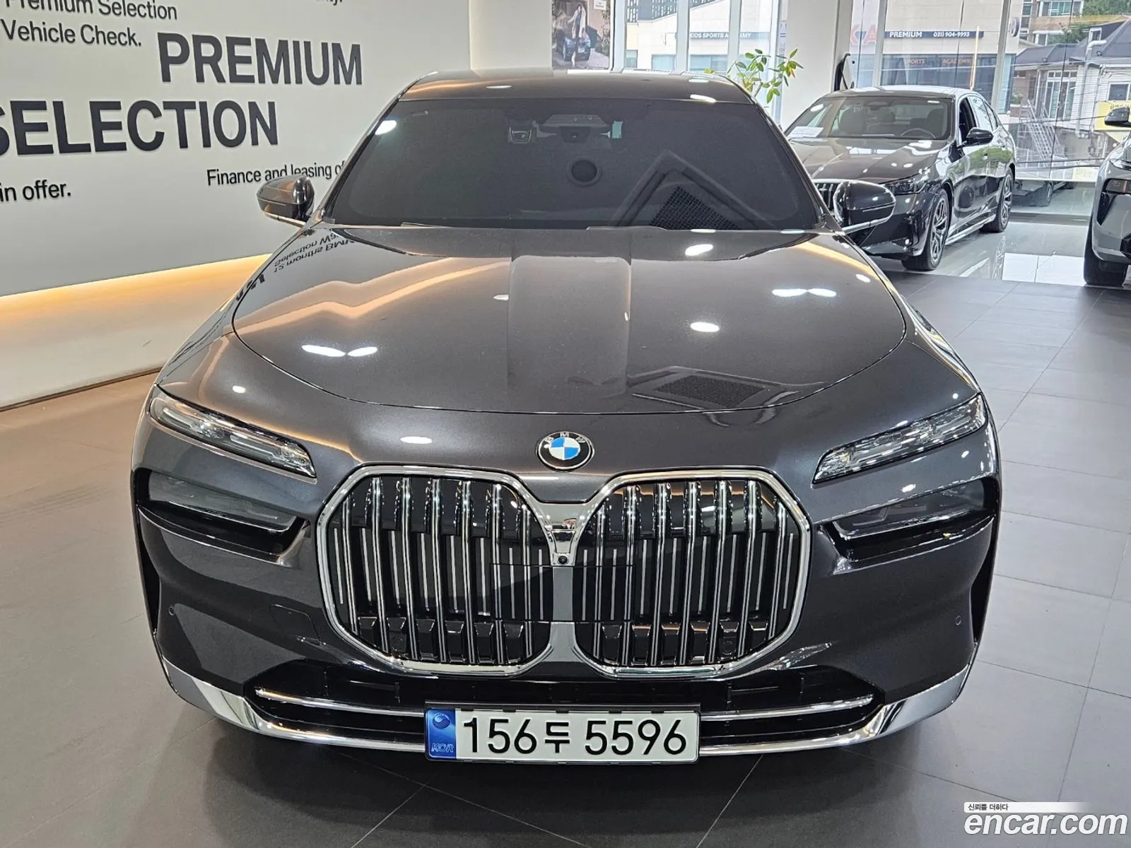 BMW 7 Series G70 740D xDrive Design Pure Excellence - фотография 8372851