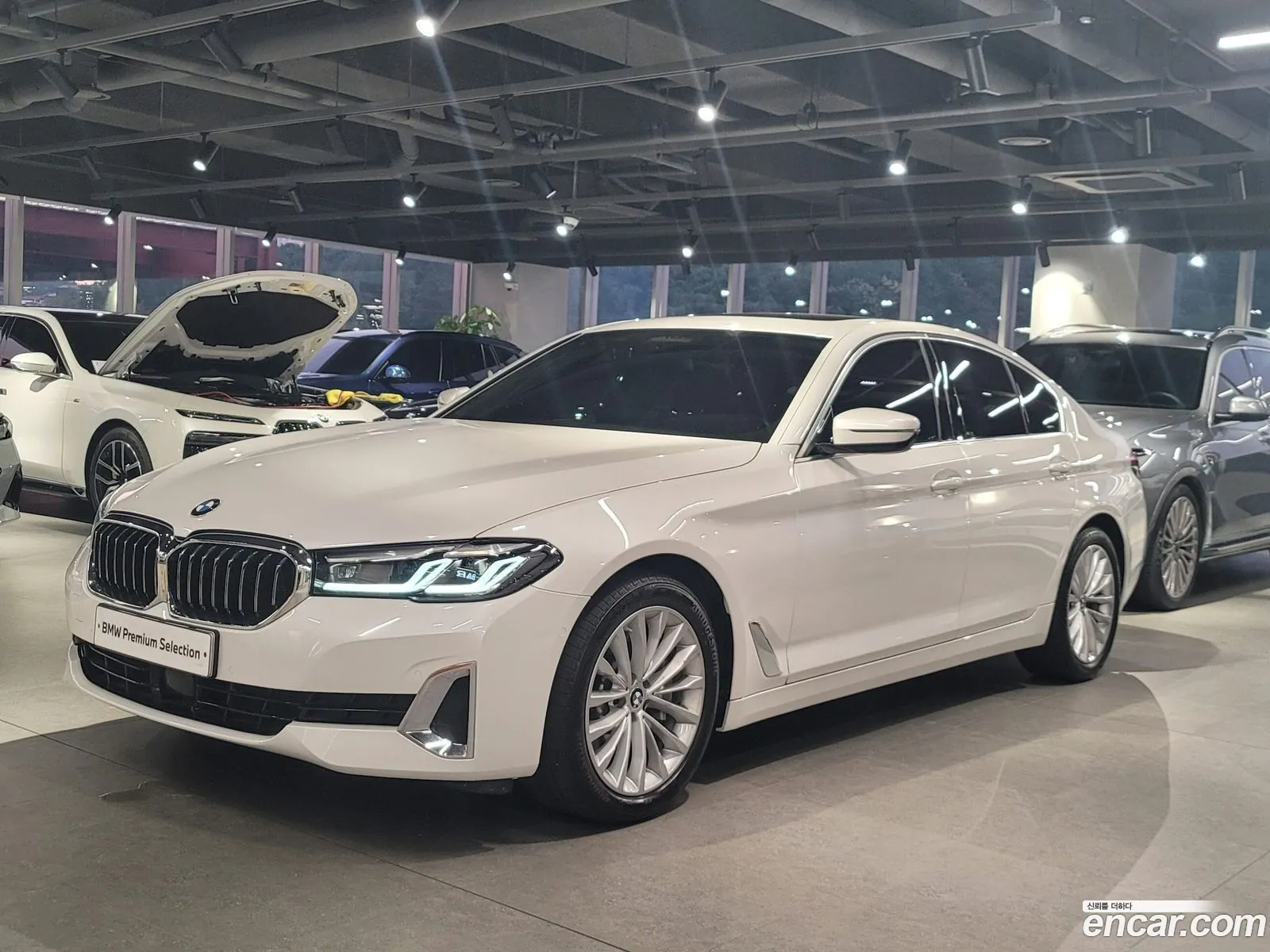 BMW 5 Series G30 530I Luxury - фотография 7739181