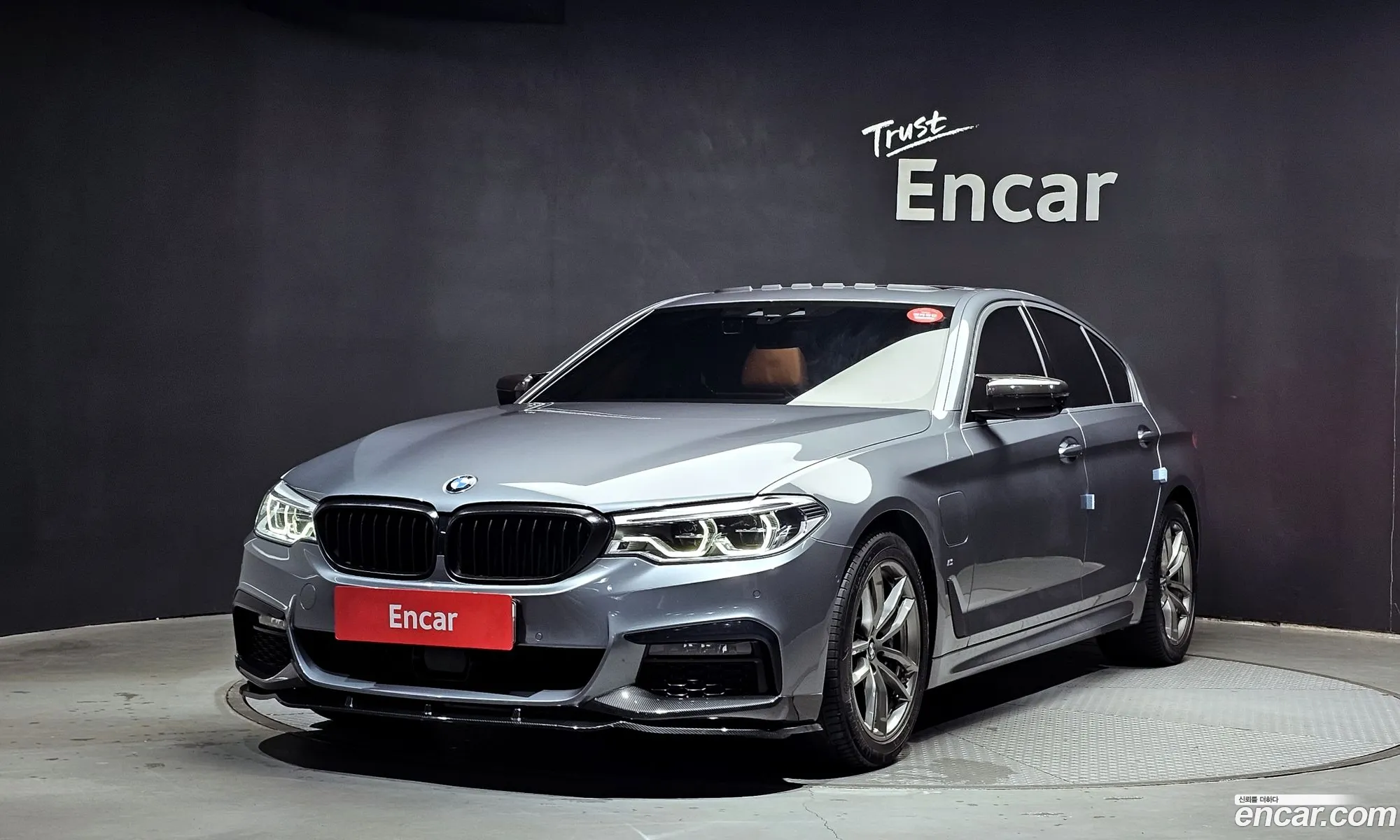 BMW 5 Series G30 530E M Sports - фотография 7166891