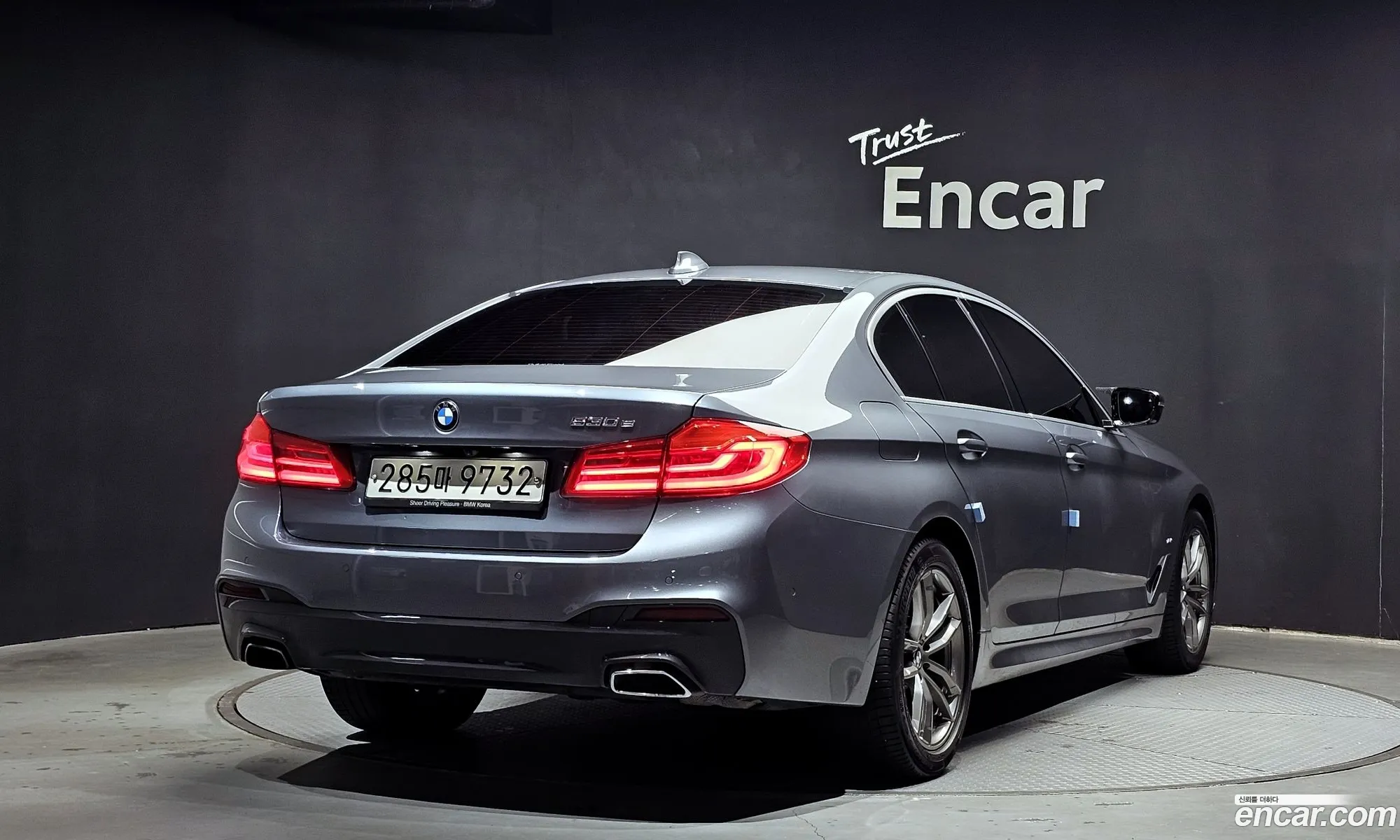 BMW 5 Series G30 530E M Sports - фотография 7166892