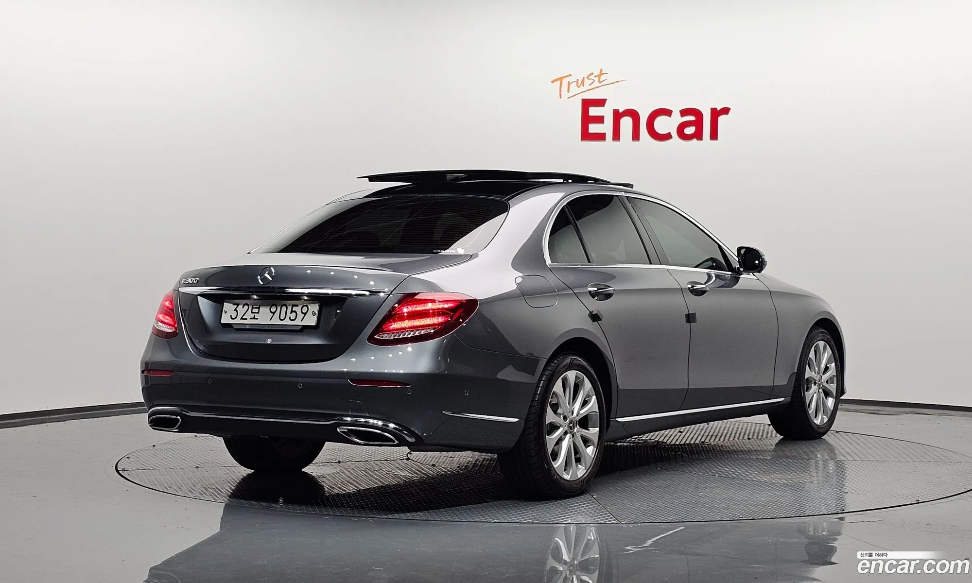 Mercedes E-Class W213 E300 Exclusive - фотография 19501086