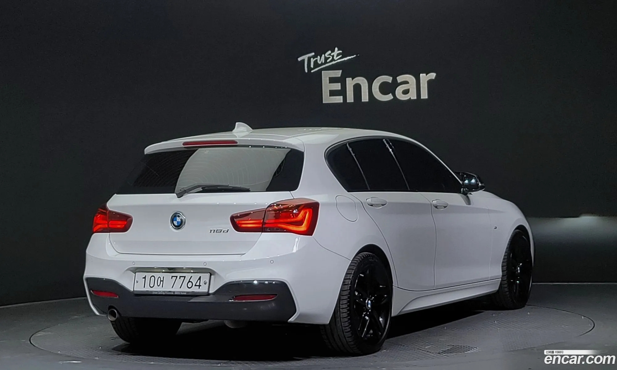 BMW 1 Series F20 118D M Sports Shadow 5-Door - фотография 18520117