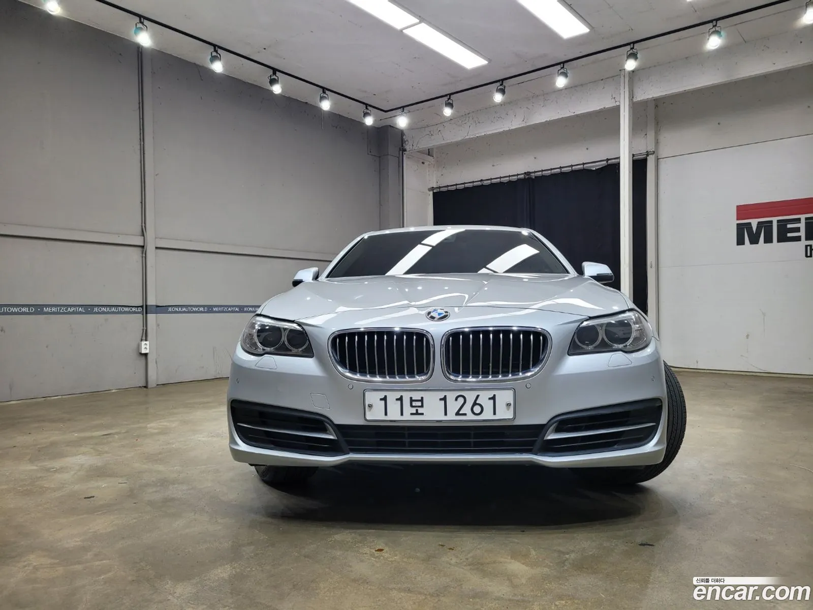BMW 5 Series F10 520D - фотография 7166879