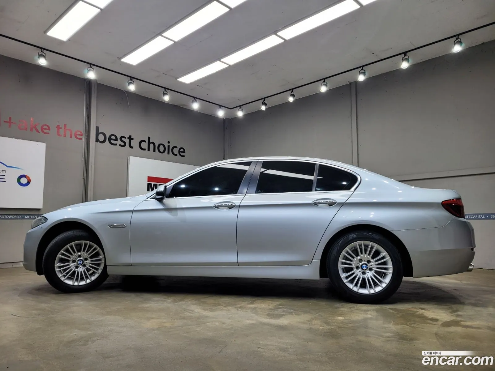 BMW 5 Series F10 520D - фотография 7166880