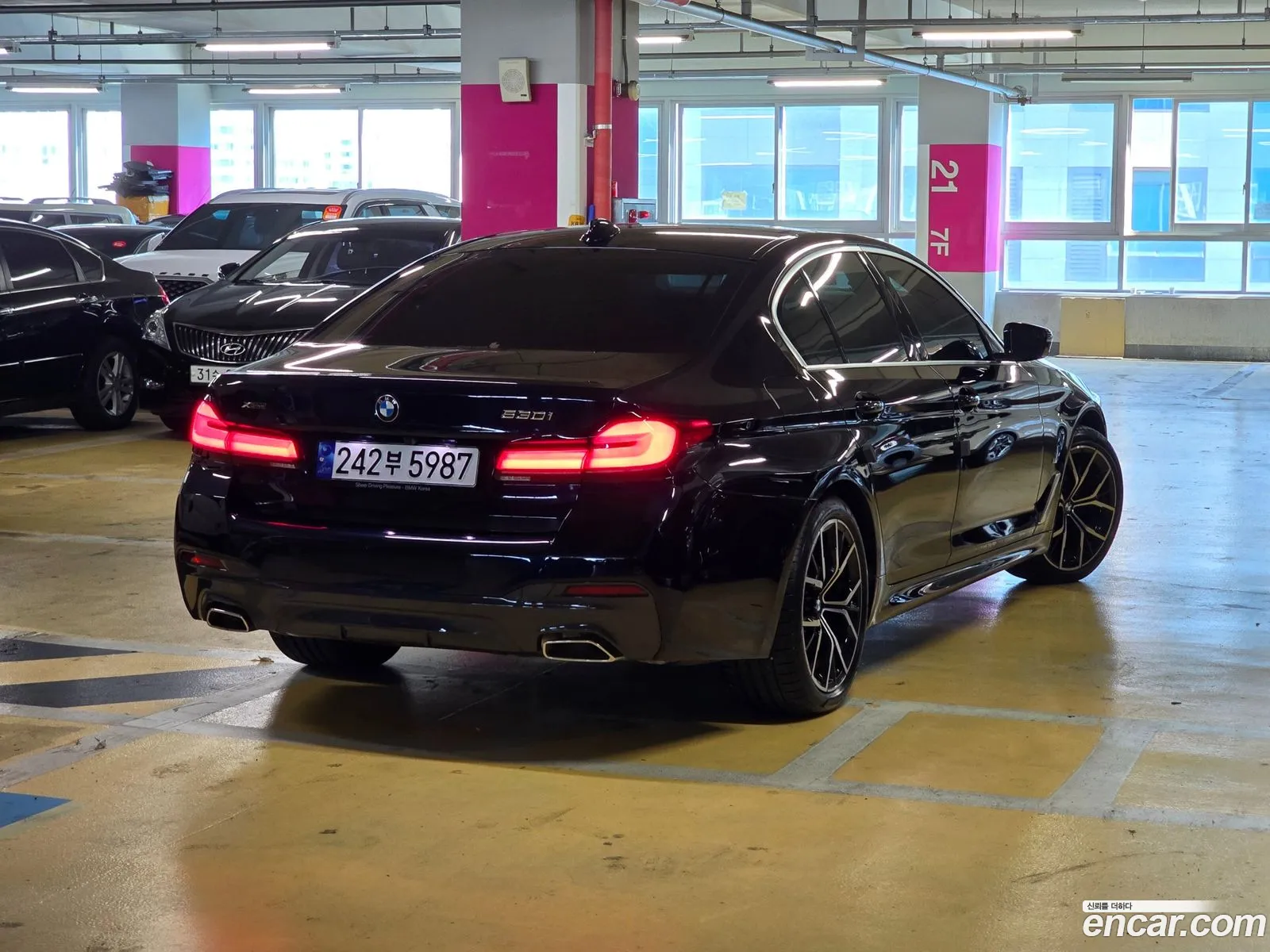 BMW 5 Series G30 530I xDrive M Sports - фотография 8375394