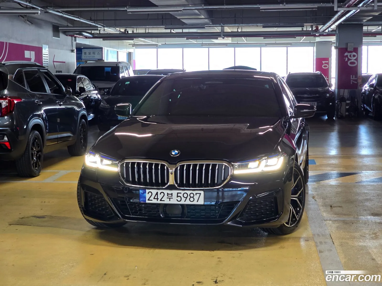 BMW 5 Series G30 530I xDrive M Sports - фотография 8375395