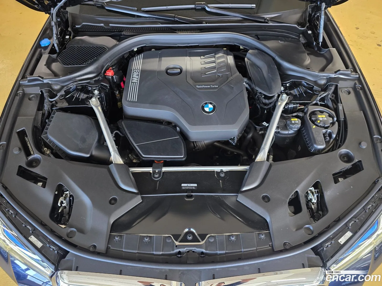 BMW 5 Series G30 530I xDrive M Sports - фотография 8375398