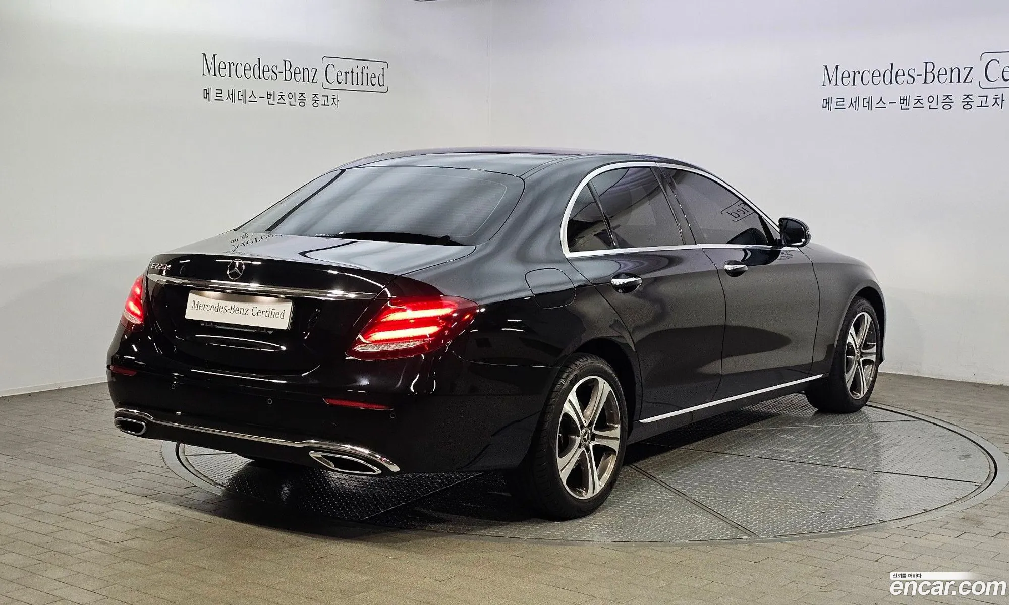 Mercedes E-Class W213 E220D Avantgarde - фотография 19778875