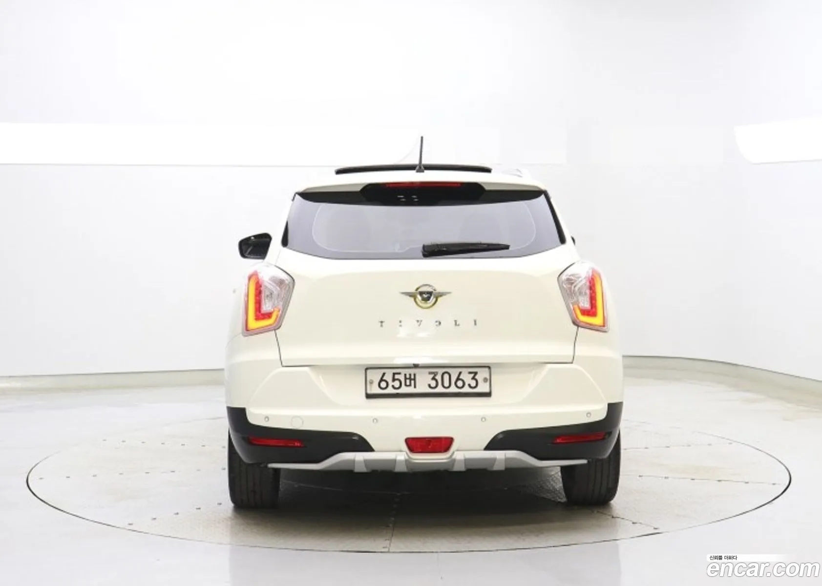Kg Mobility Ssangyong Tivoli Lx 2Wd Top-Of-The-Line Model - фотография 7926365