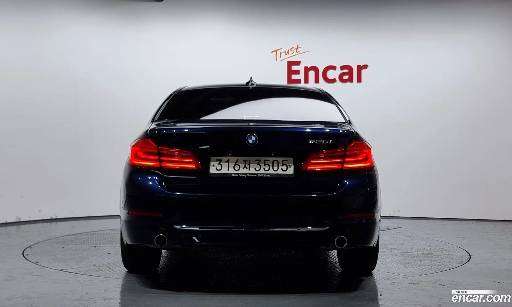 BMW 5 Series G30 520I Luxury - фотография 8375360