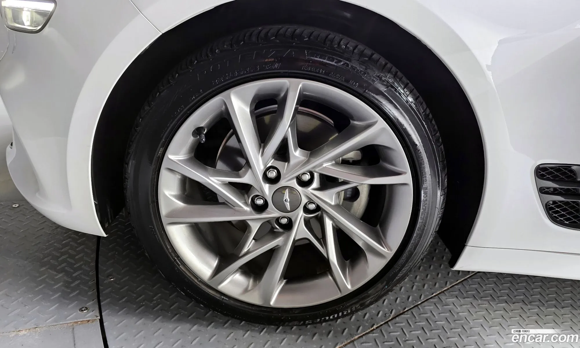 Genesis The New G70 Gasoline 20T 4Wd - фотография 12615195