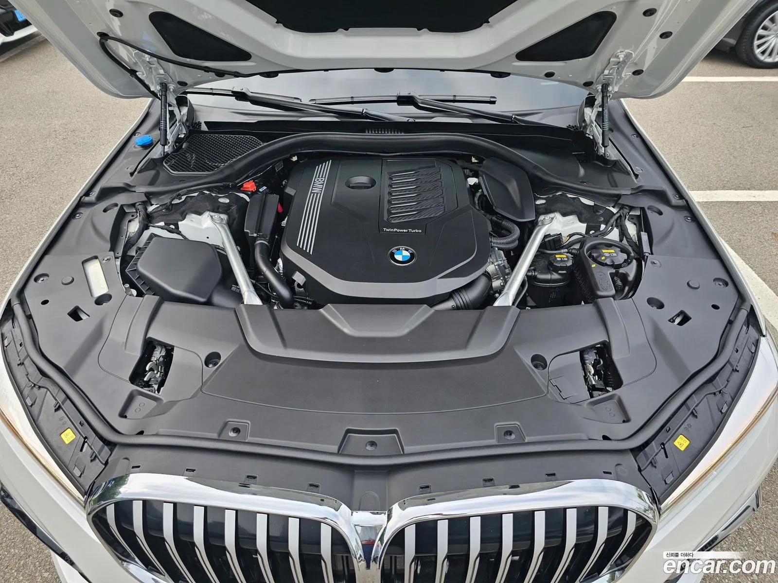 BMW 7 Series G11 740Li xDrive M Sports - фотография 7909027