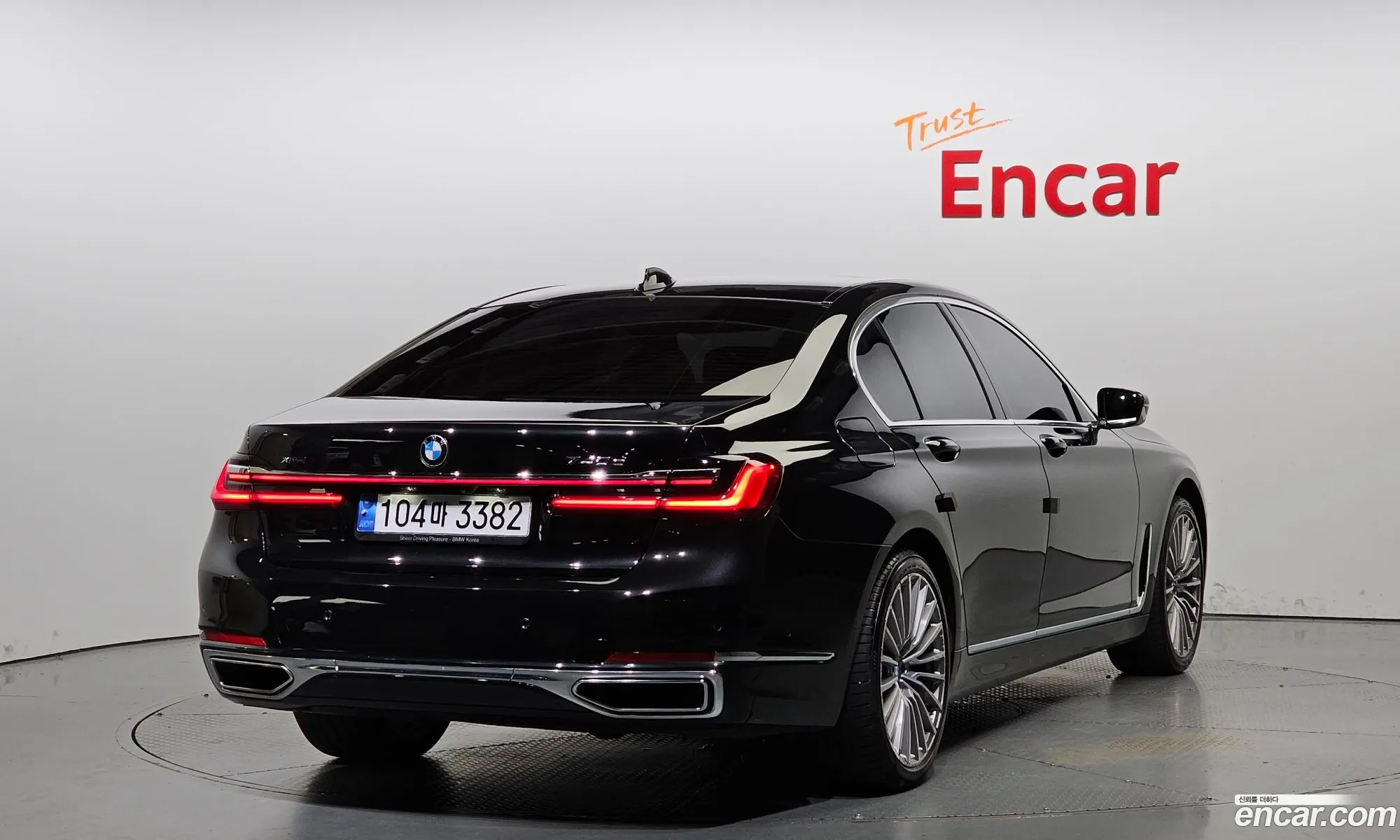 BMW 7 Series G11 730D xDrive Design Pure Excellence - фотография 8809205