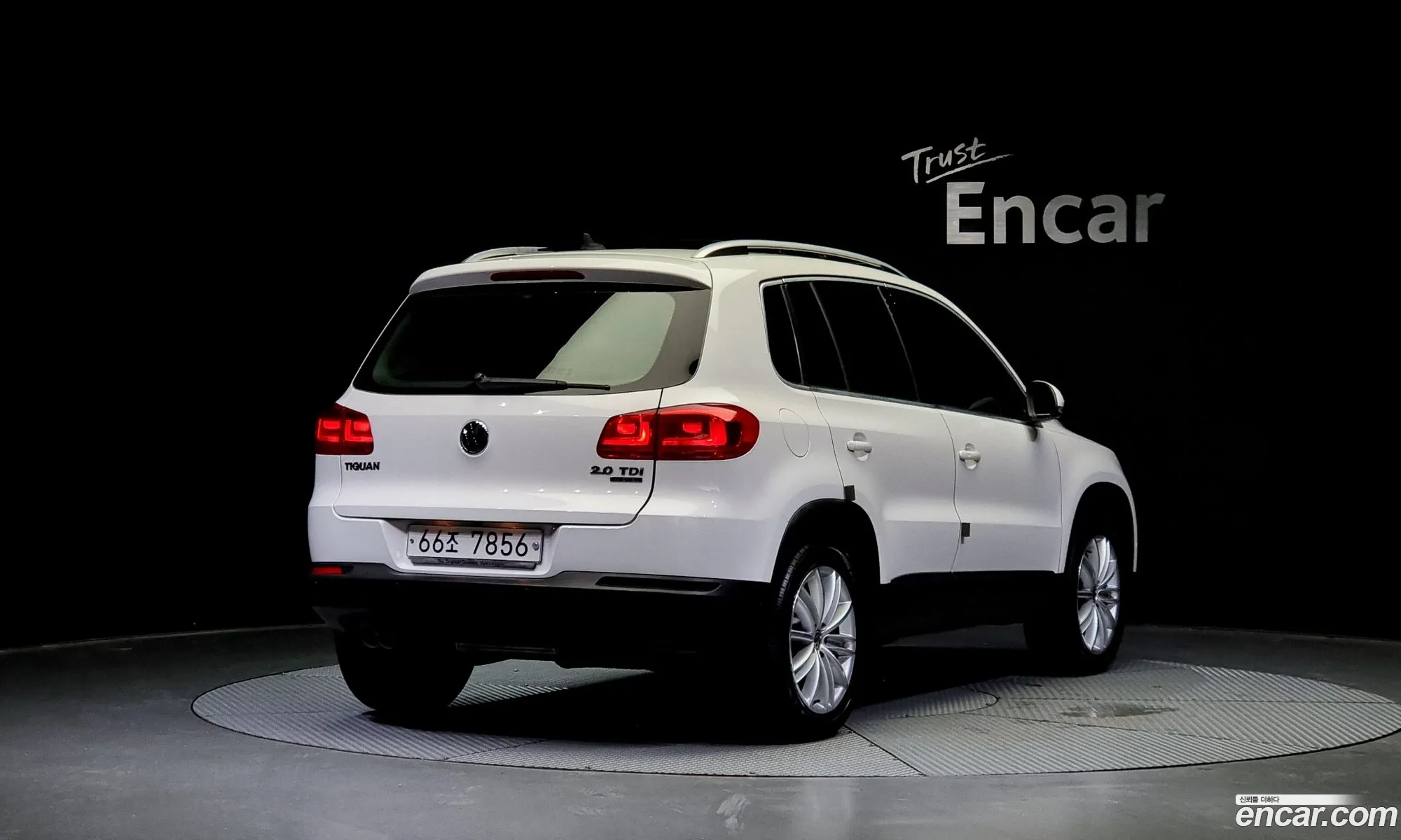 Volkswagen New Tiguan 20 Tdi Premium 5N - фотография 8306916