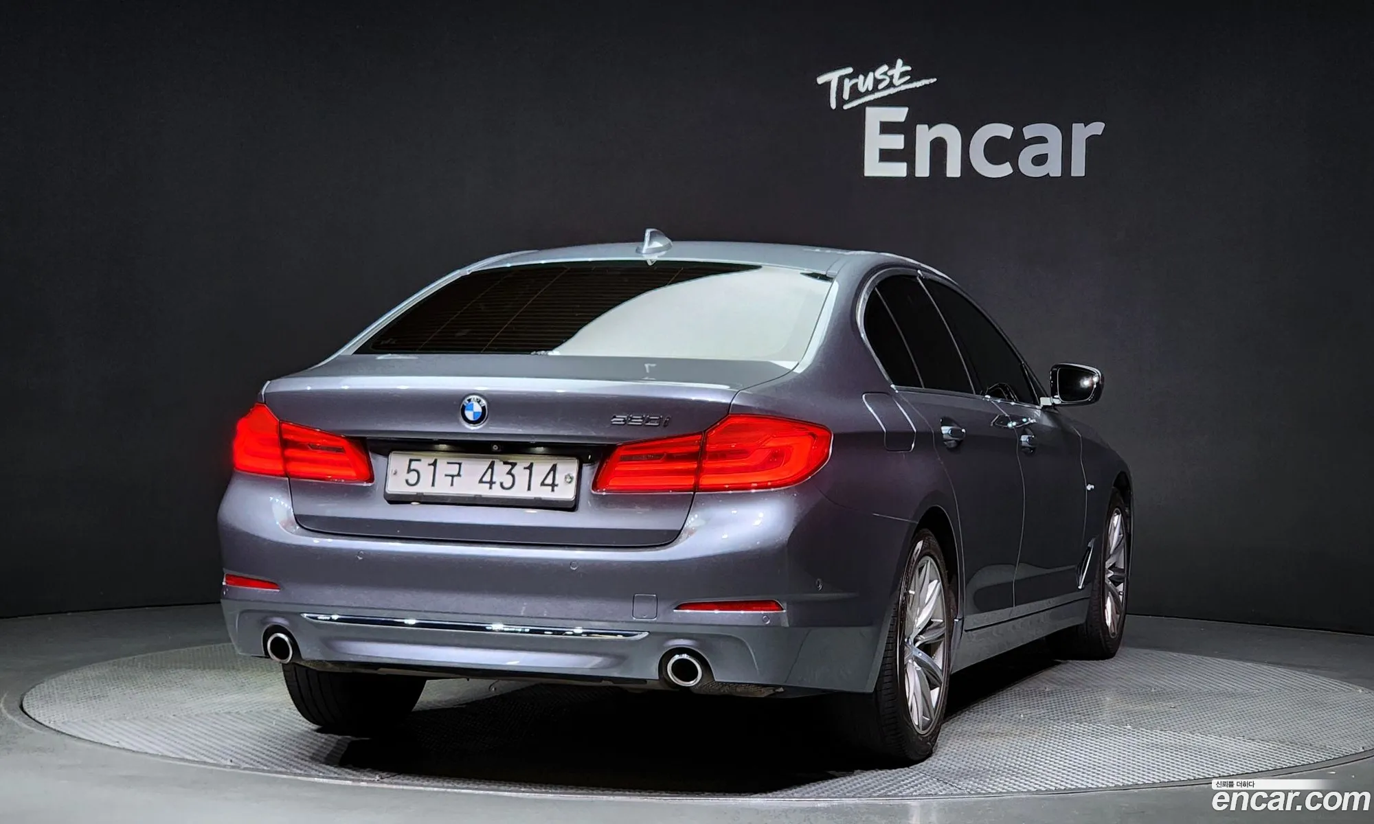 BMW 5 Series G30 520I Luxury - фотография 8099771