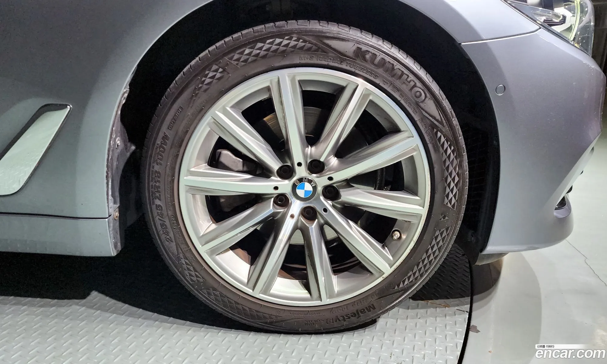 BMW 5 Series G30 520I Luxury - фотография 8099774