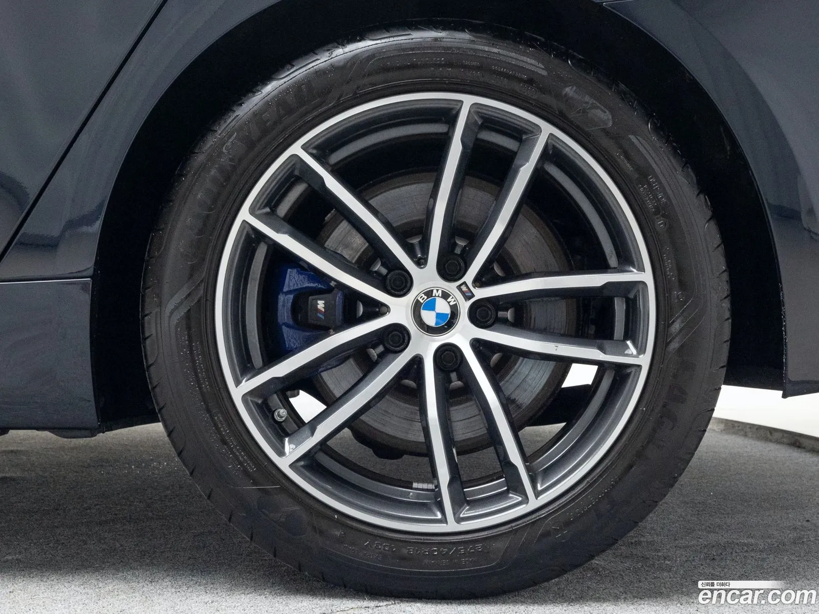 BMW 5 Series G30 523D ​​M Sports - фотография 18496004