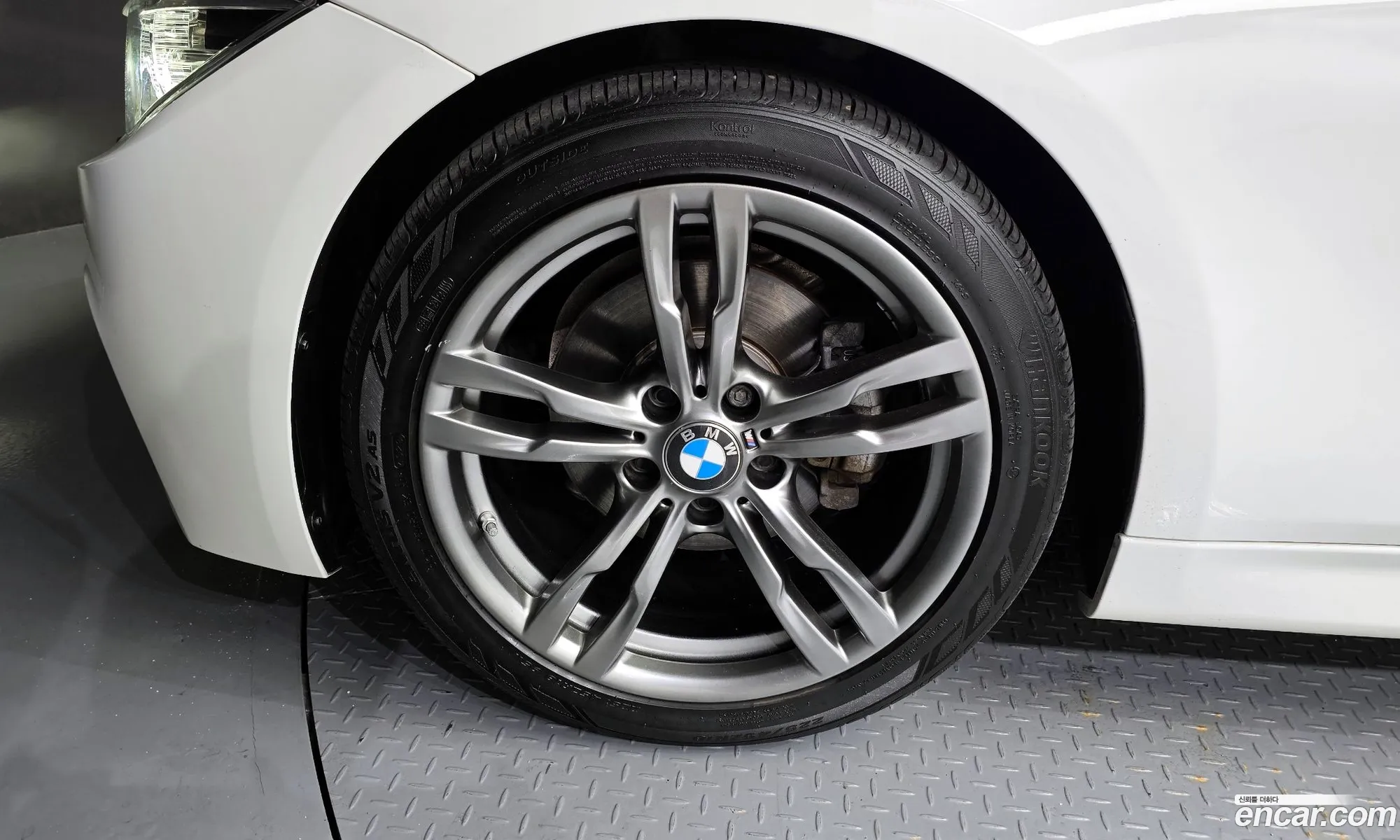 BMW 3 Series F30 320I M Sports - фотография 8858918